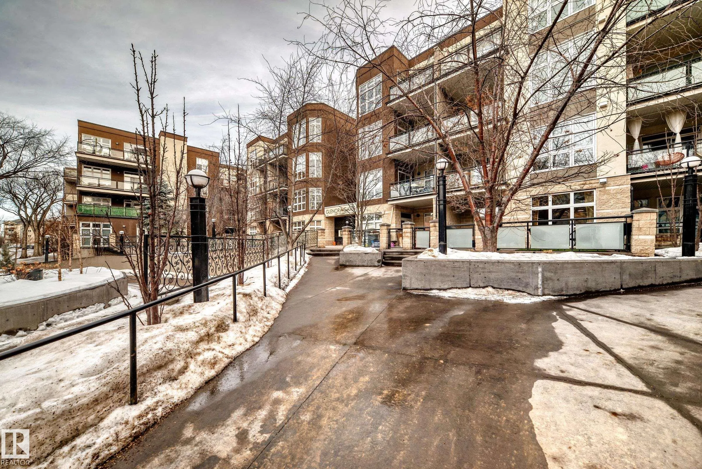10407 122 Street