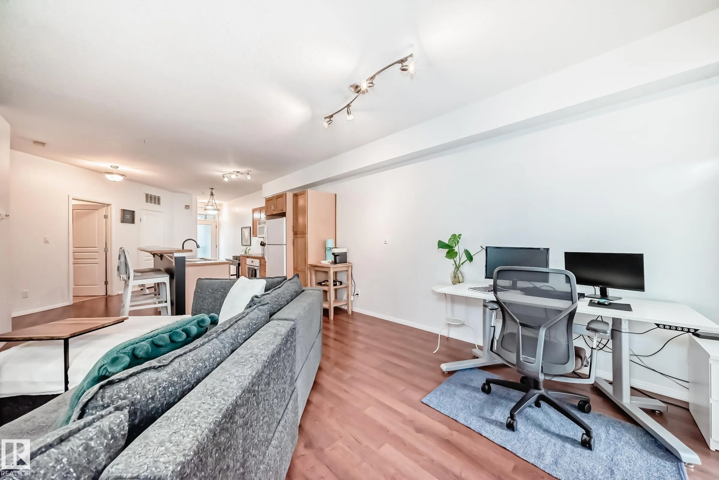 10407 122 Street