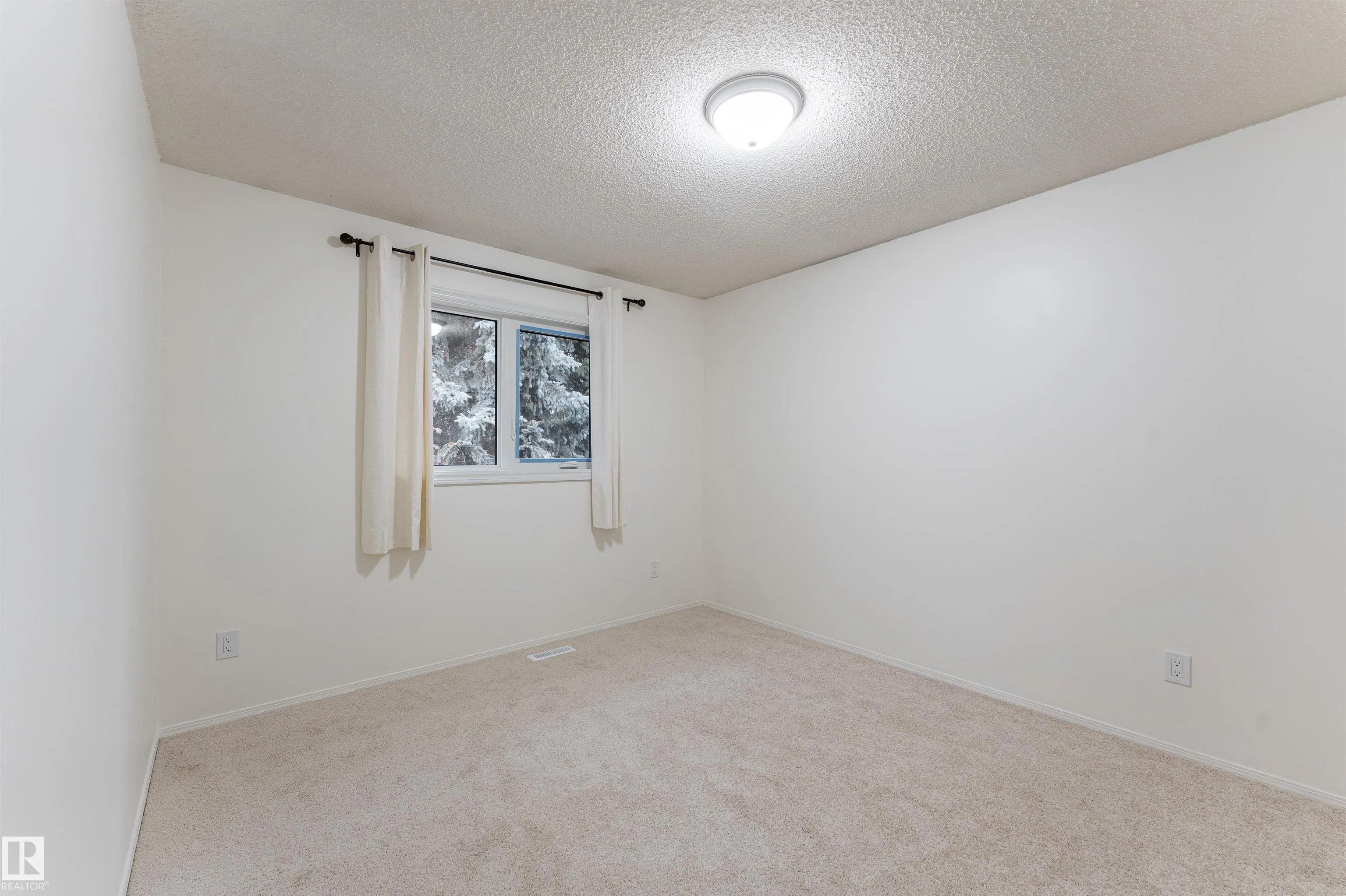 15 POIRIER Avenue