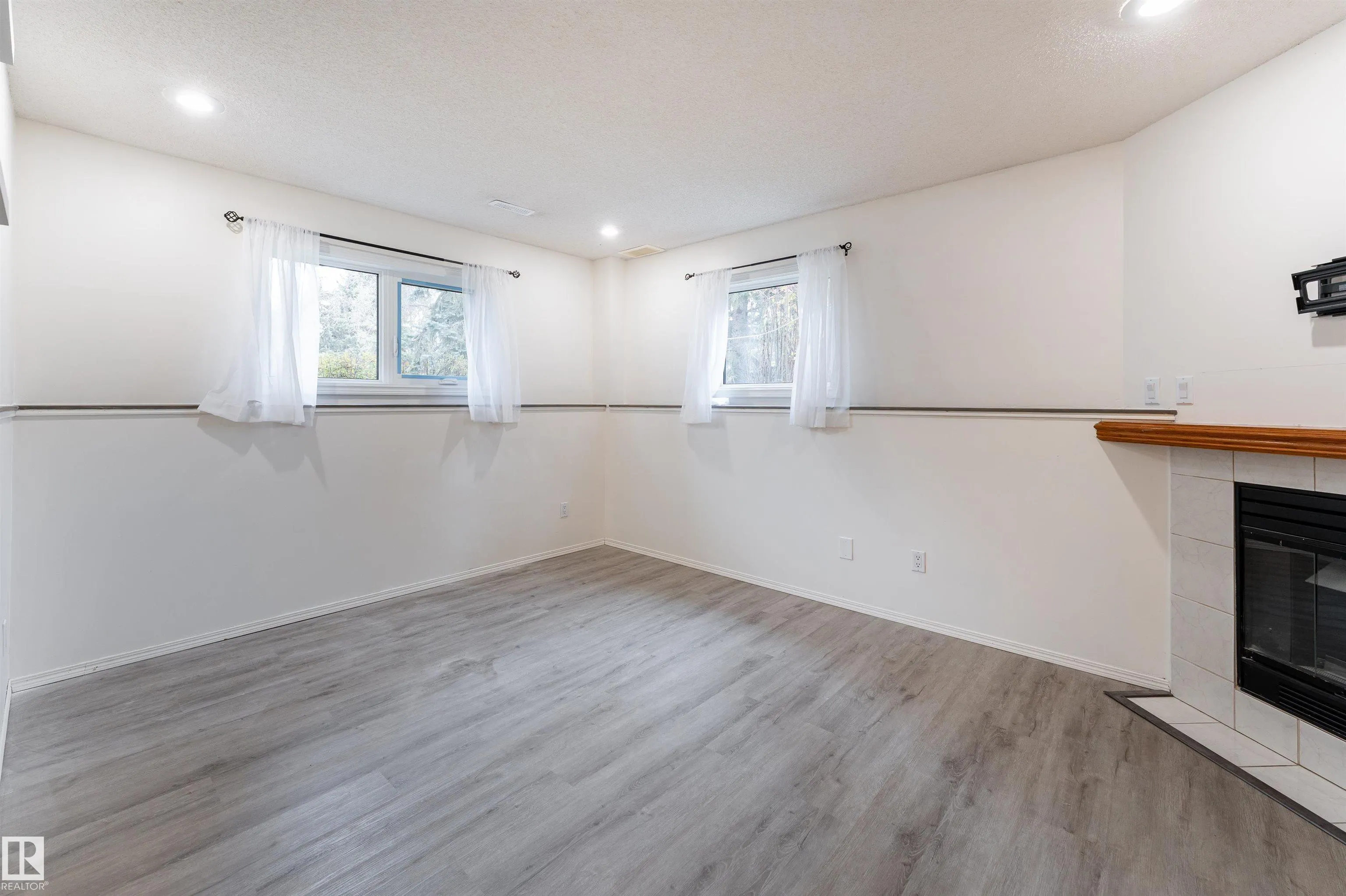 15 POIRIER Avenue