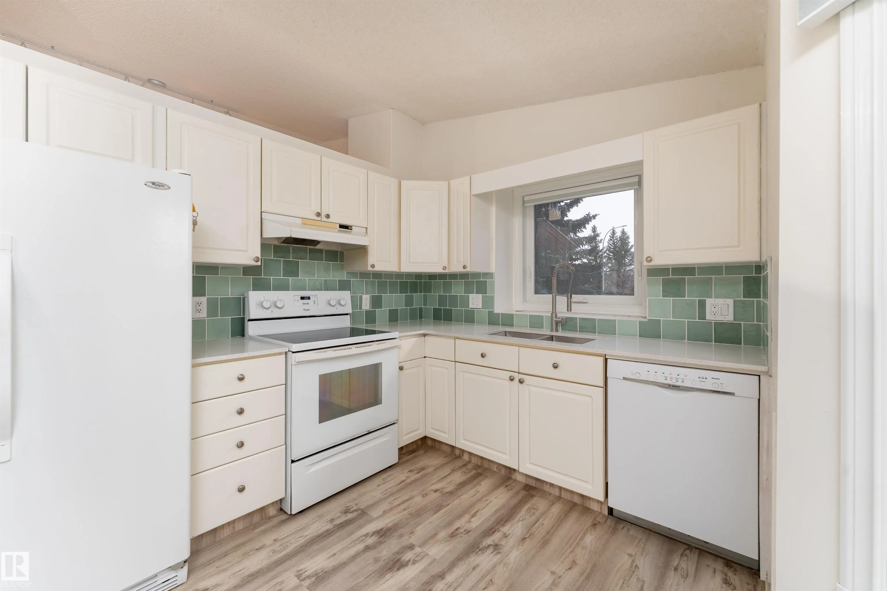 15 POIRIER Avenue
