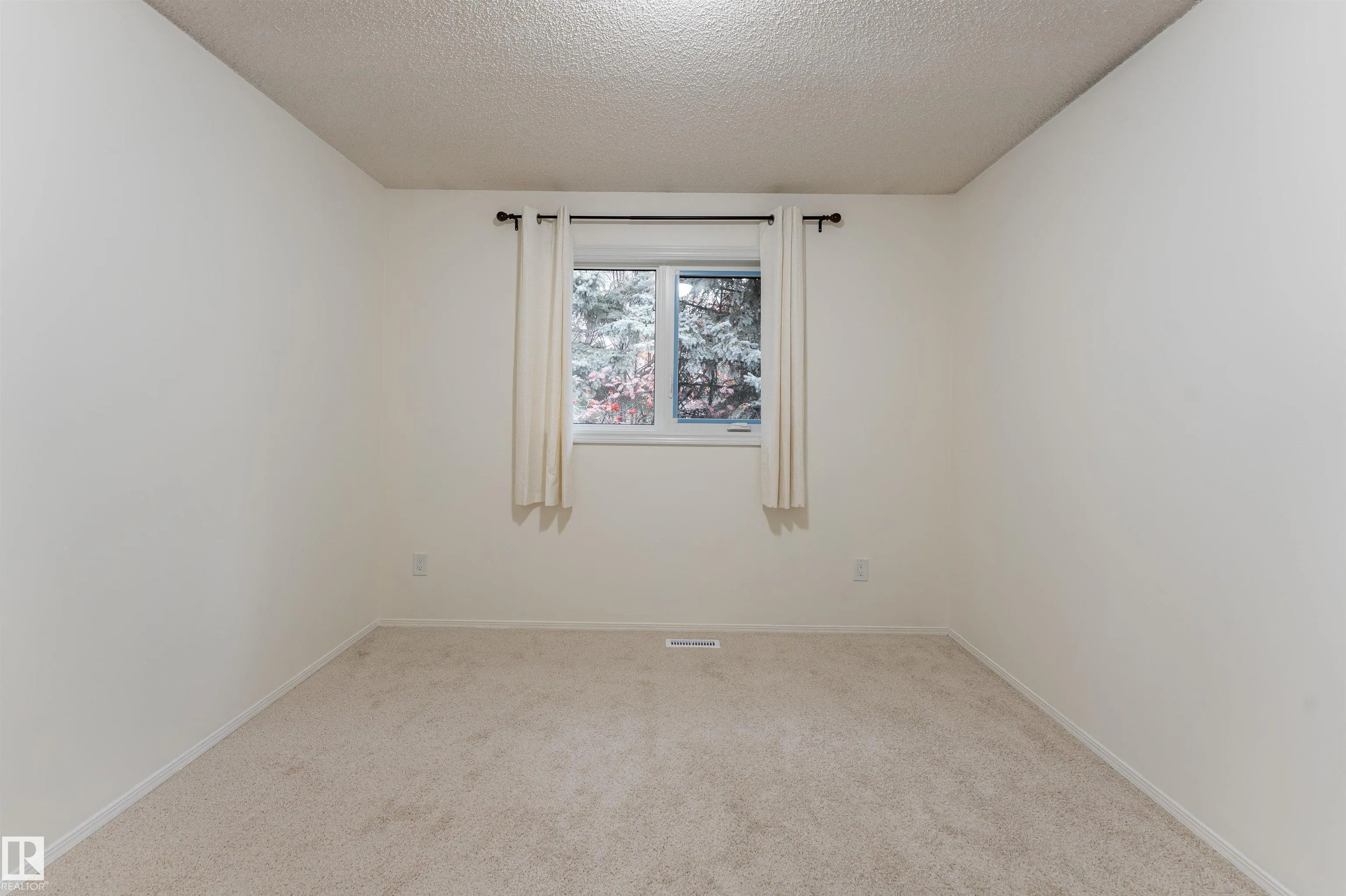 15 POIRIER Avenue