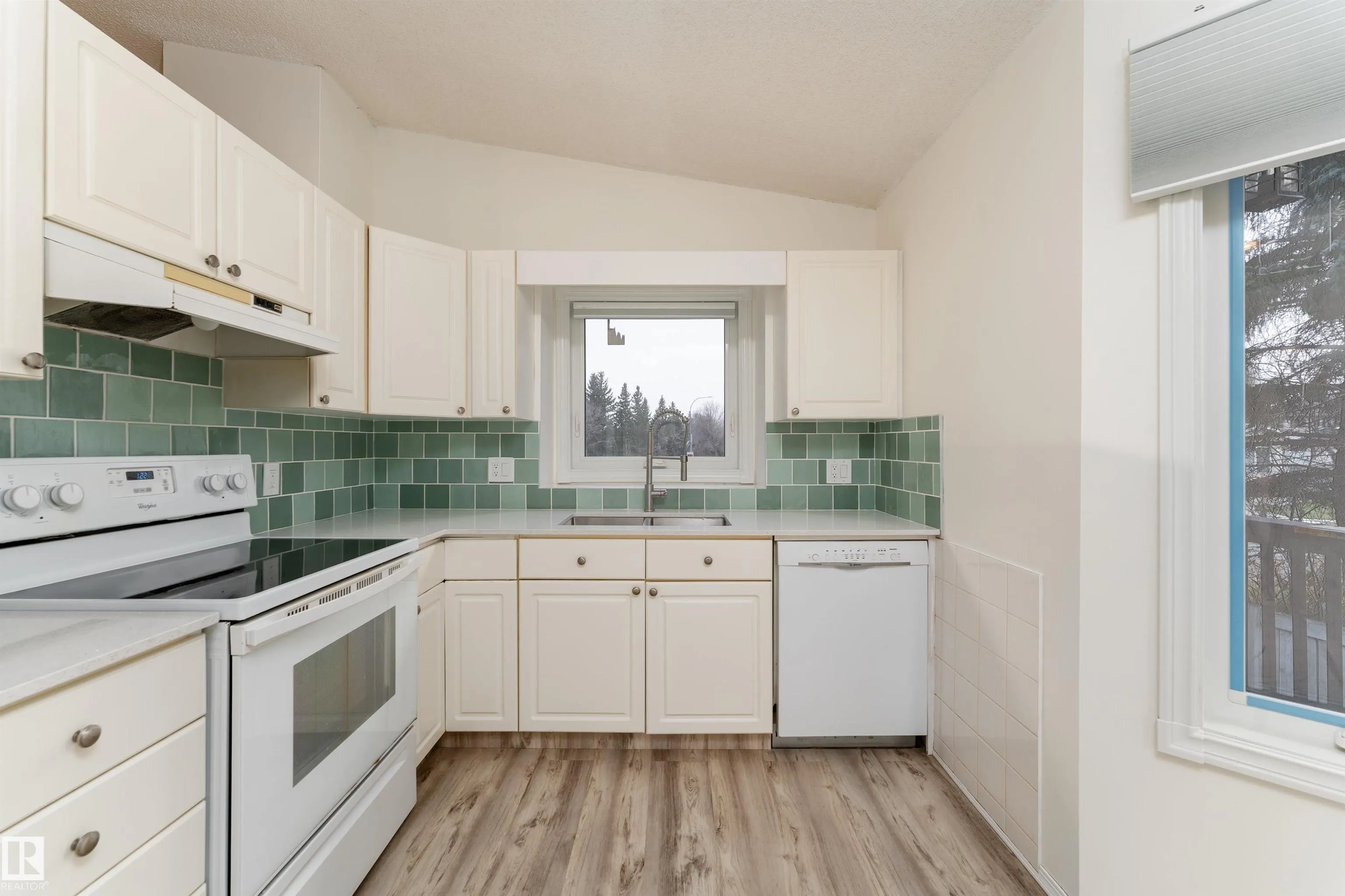 15 POIRIER Avenue
