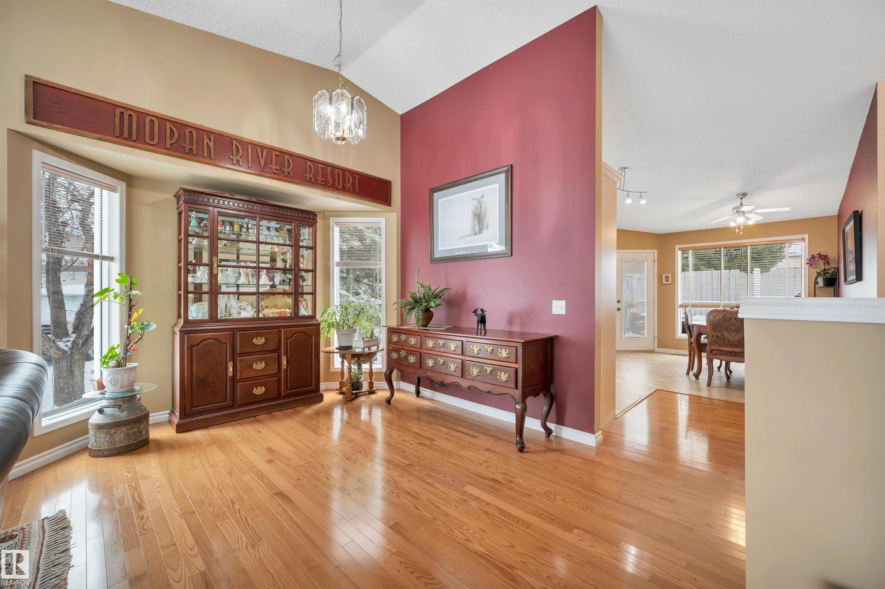 20 DEERBOURNE Drive