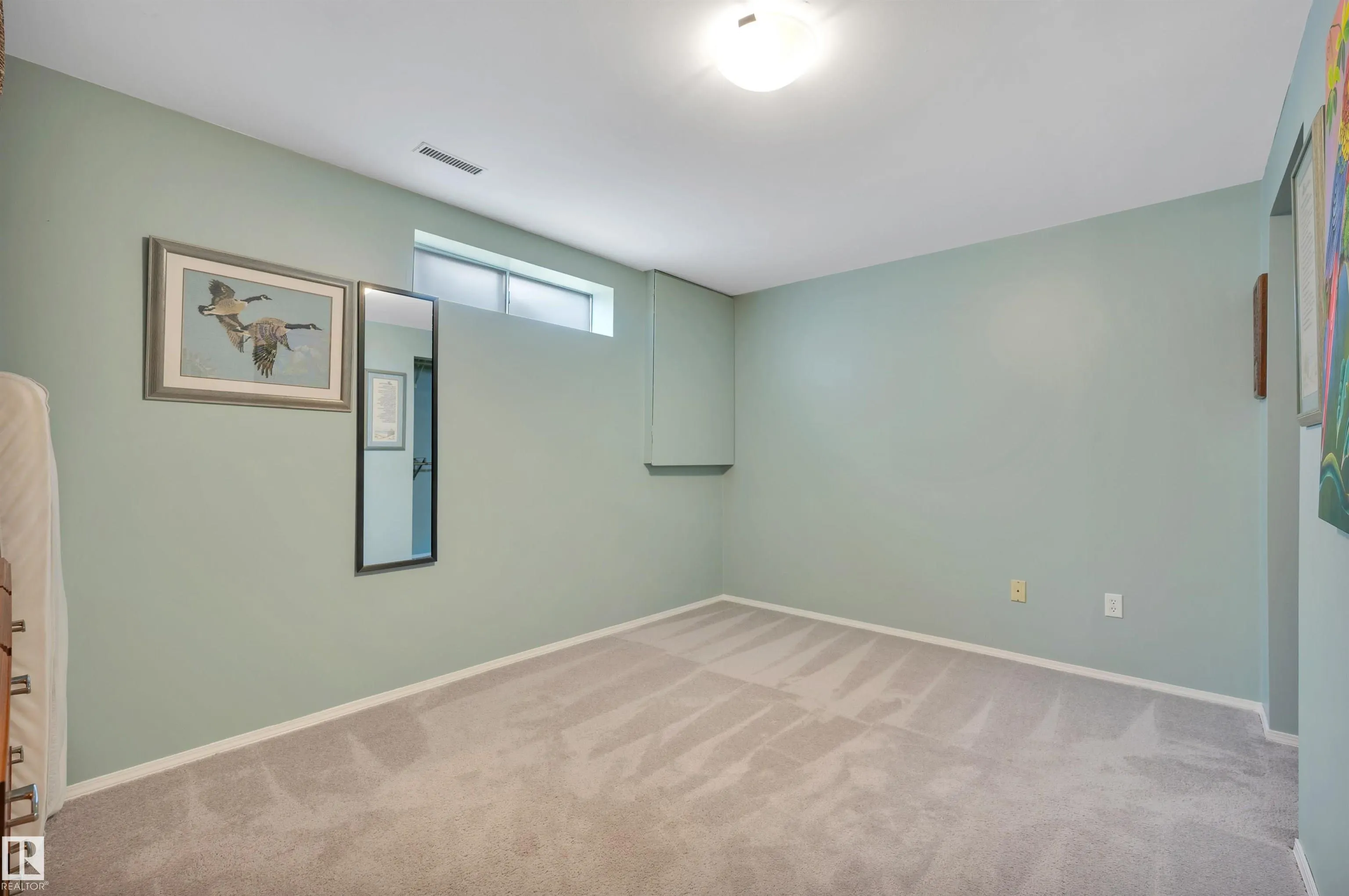 20 DEERBOURNE Drive