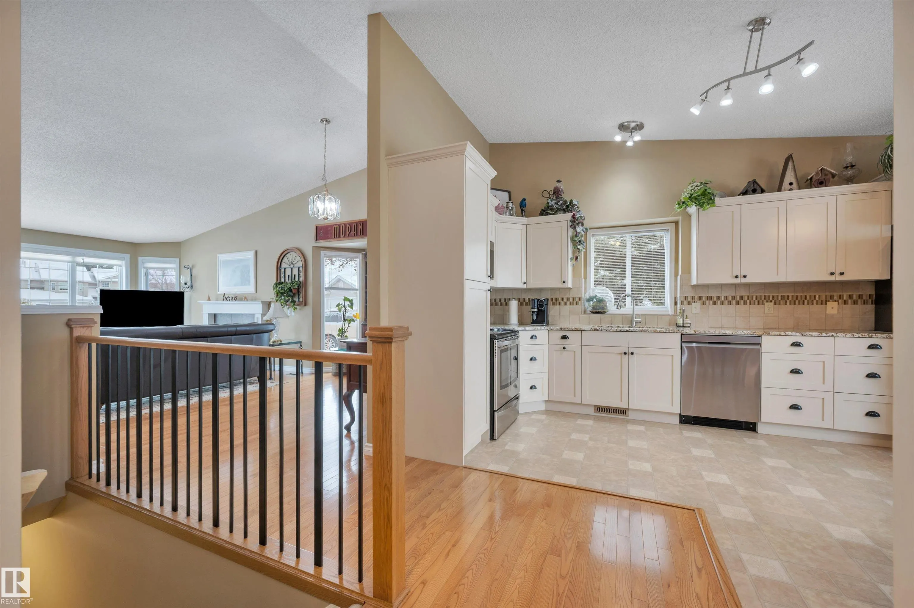 20 DEERBOURNE Drive