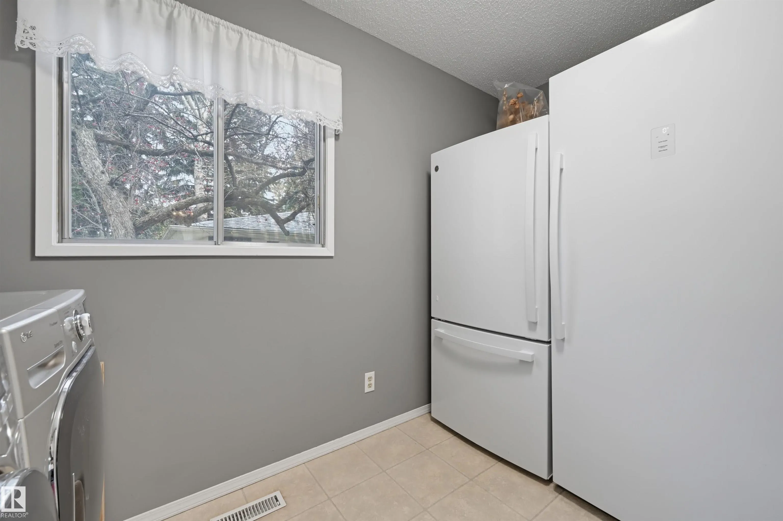 88 QUESNELL Road