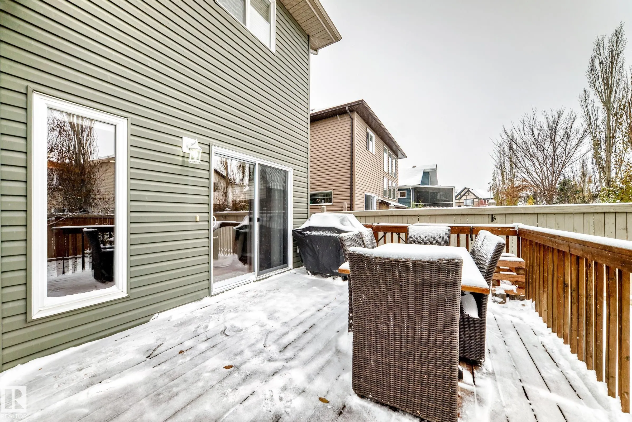 94 ELLINGTON Crescent