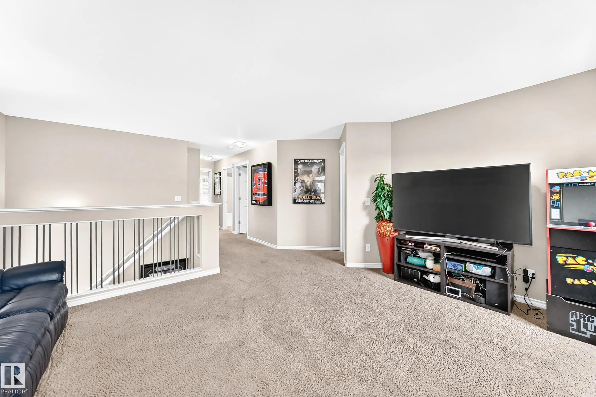 94 ELLINGTON Crescent