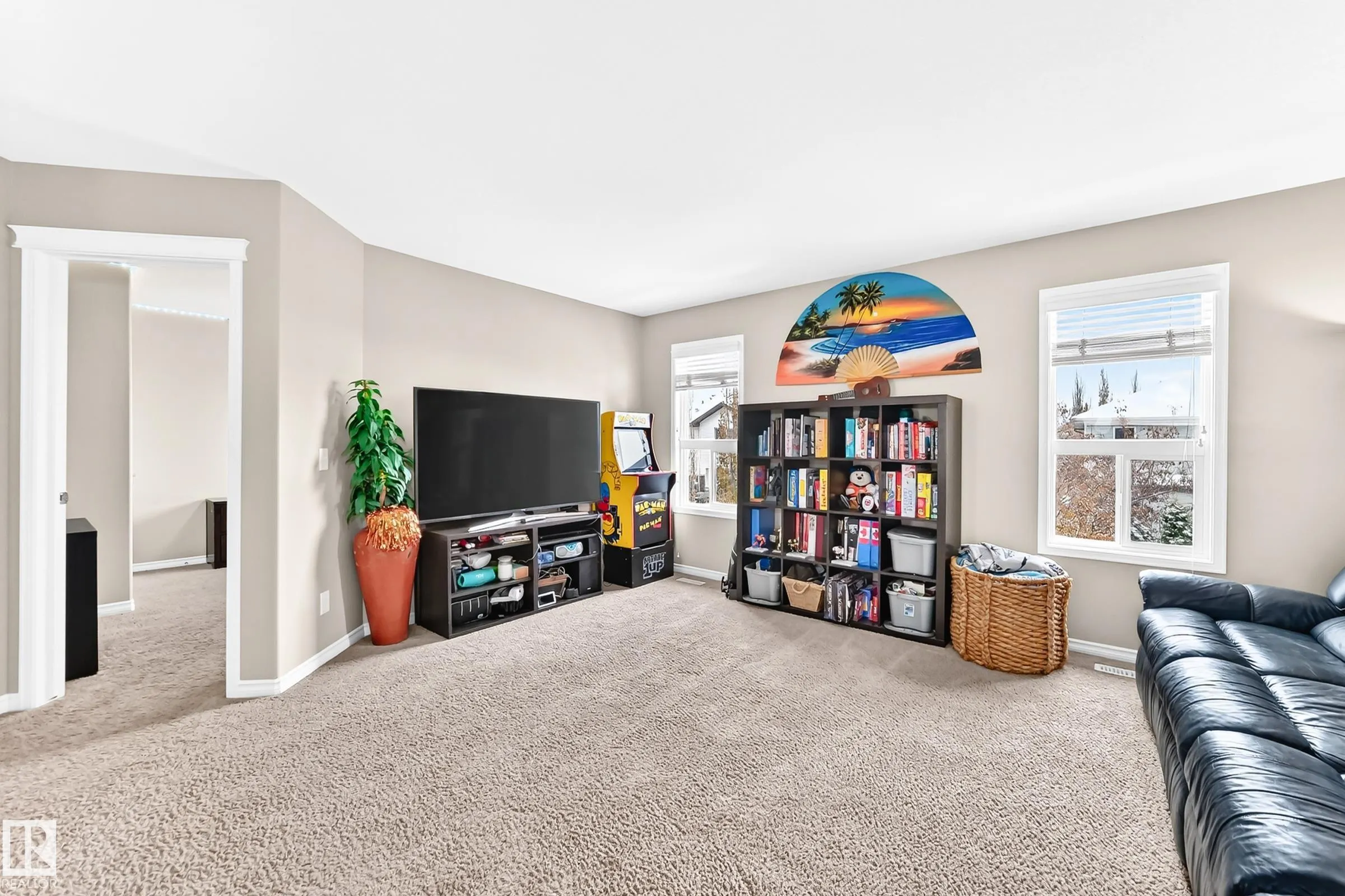 94 ELLINGTON Crescent