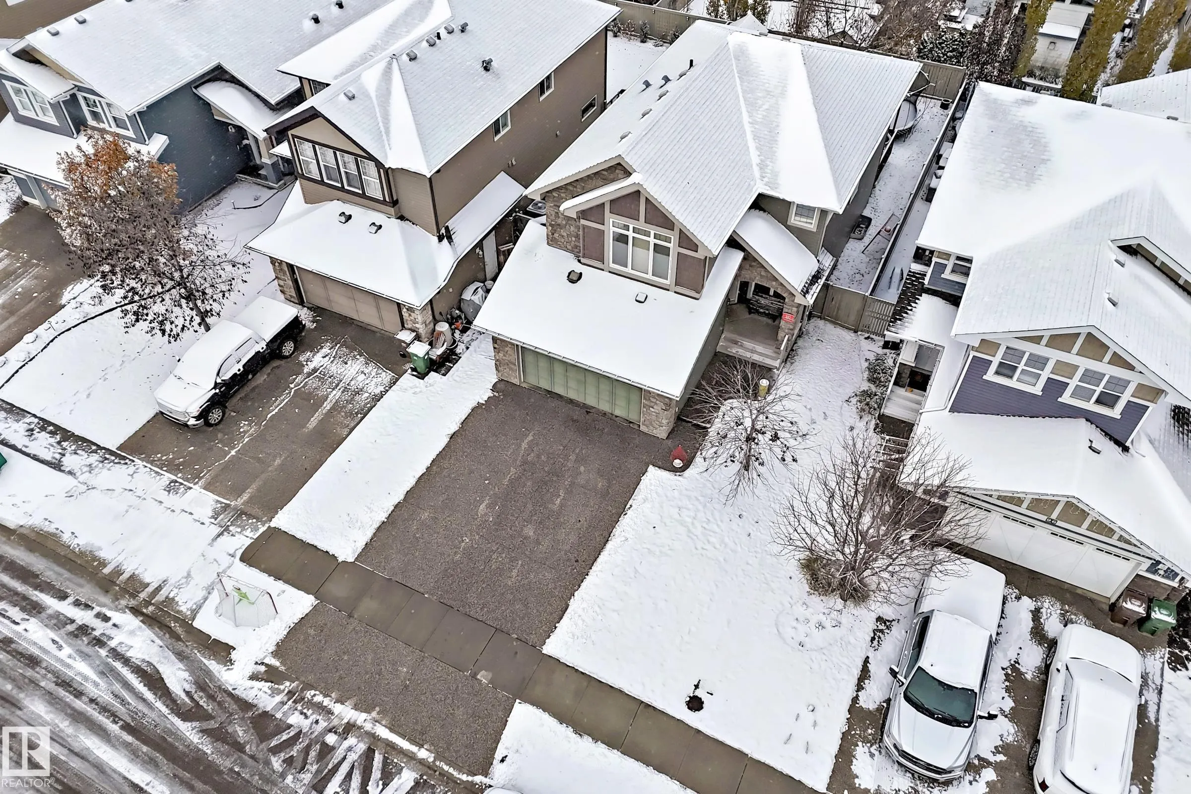 94 ELLINGTON Crescent