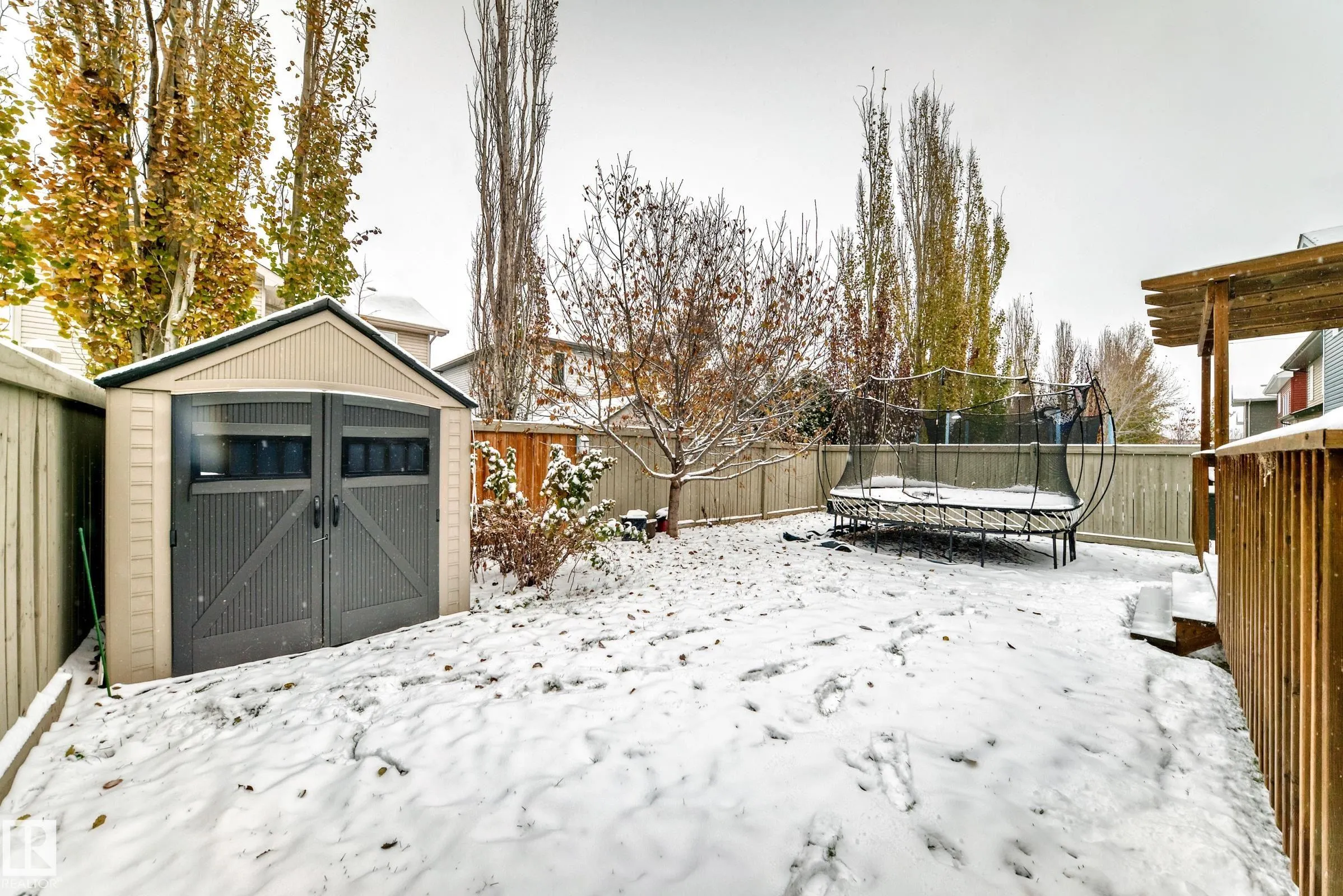 94 ELLINGTON Crescent