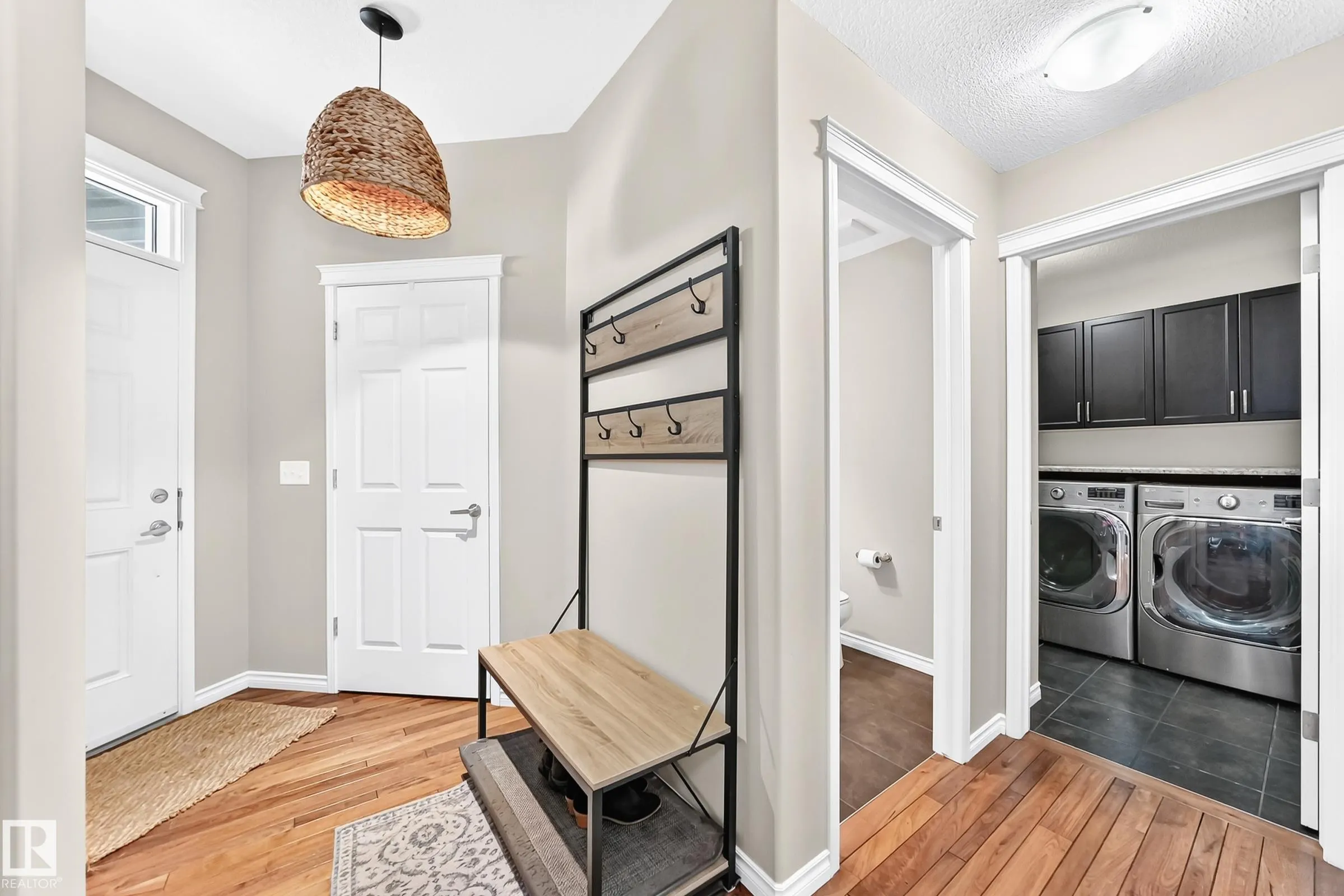 94 ELLINGTON Crescent