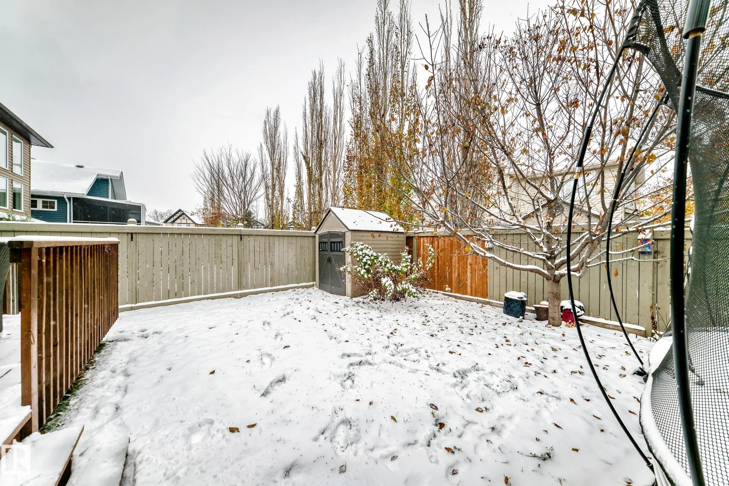 94 ELLINGTON Crescent