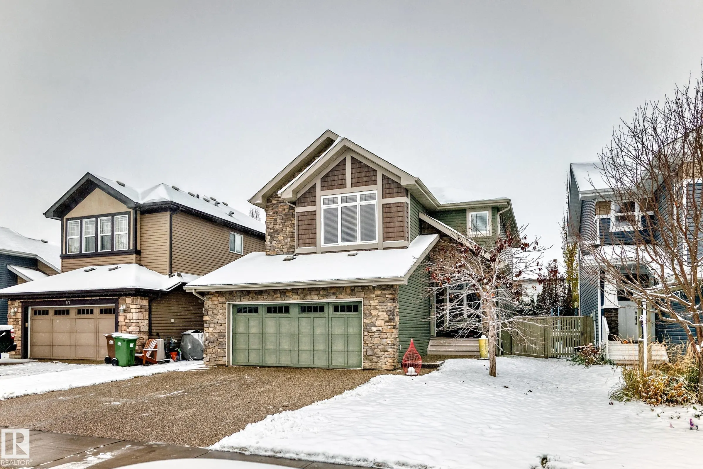 94 ELLINGTON Crescent