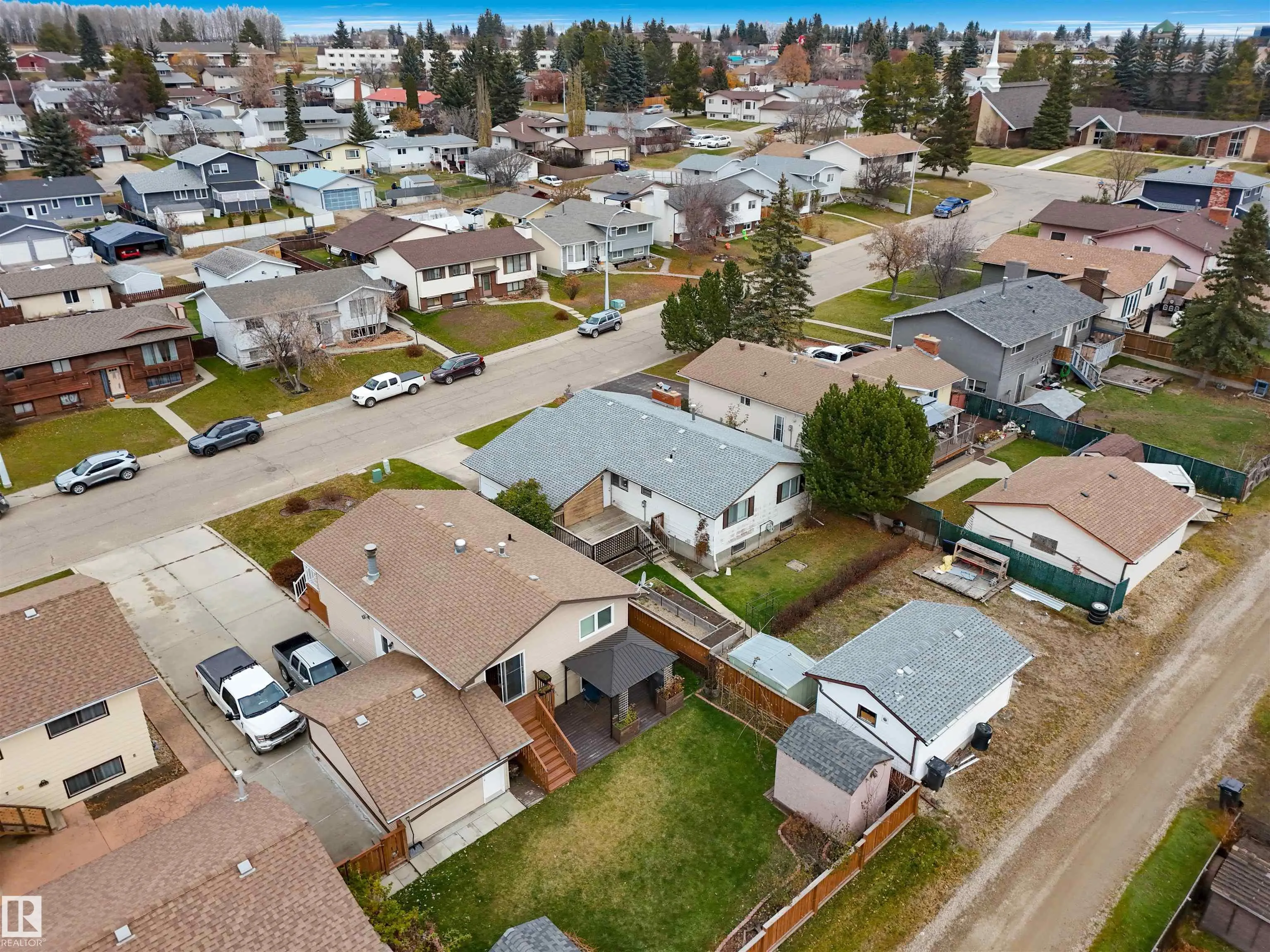 5223 44 AVE
