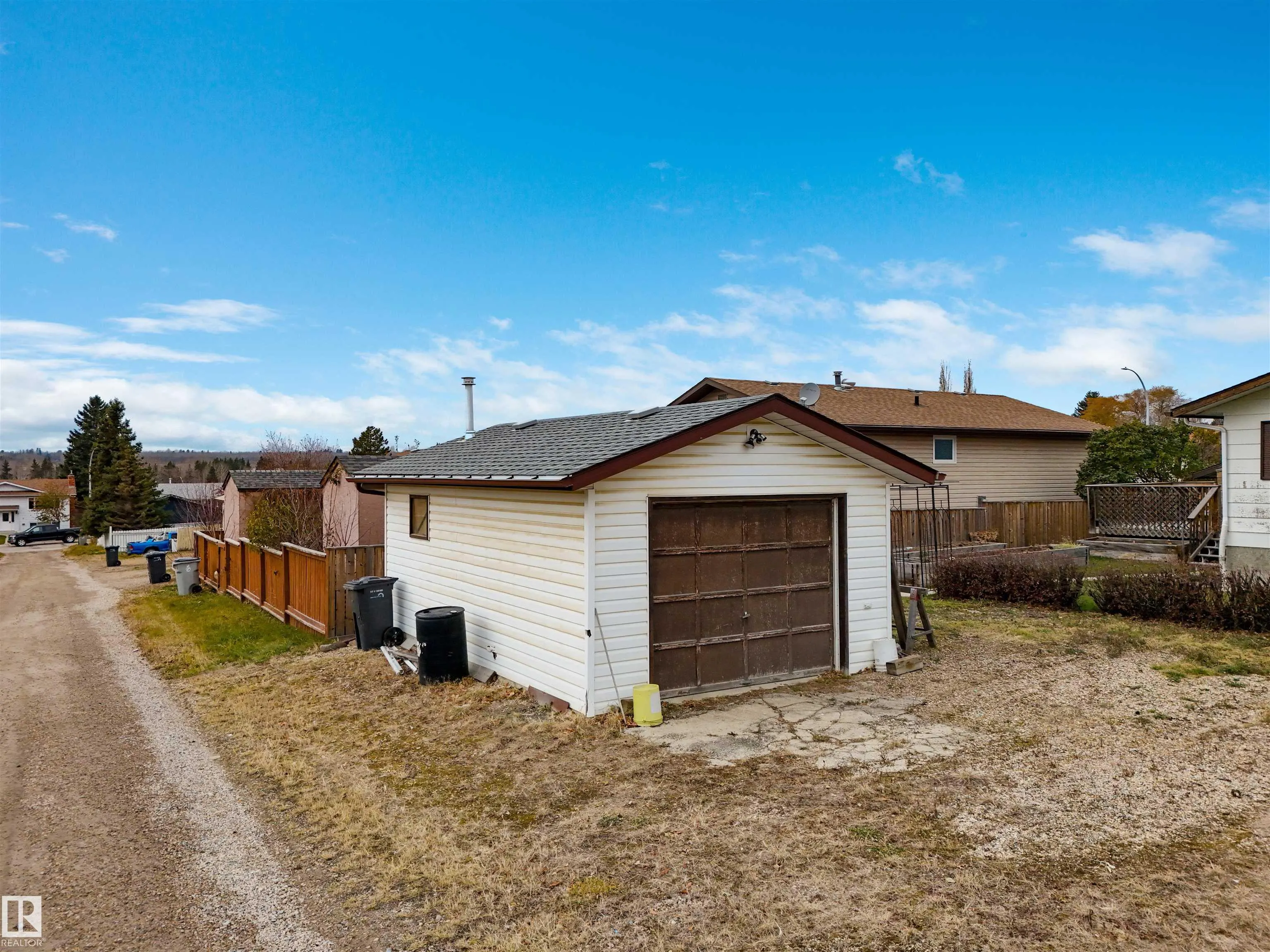5223 44 AVE