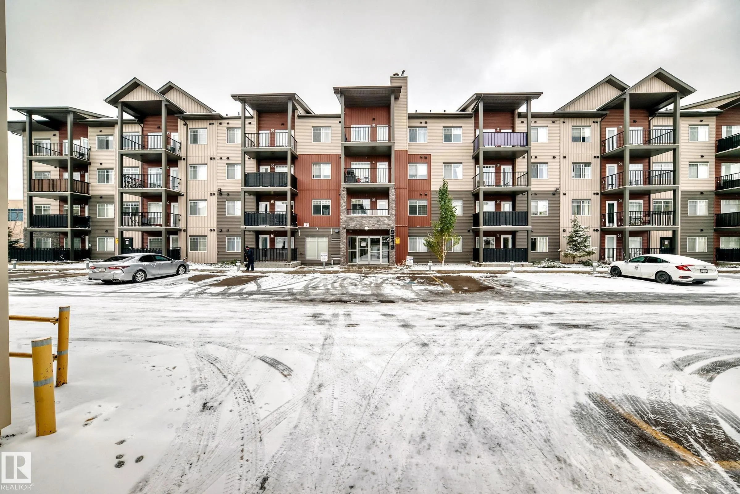9519 160 Avenue