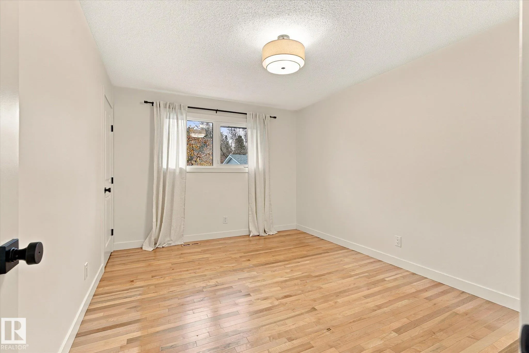 26 EAGLE Drive