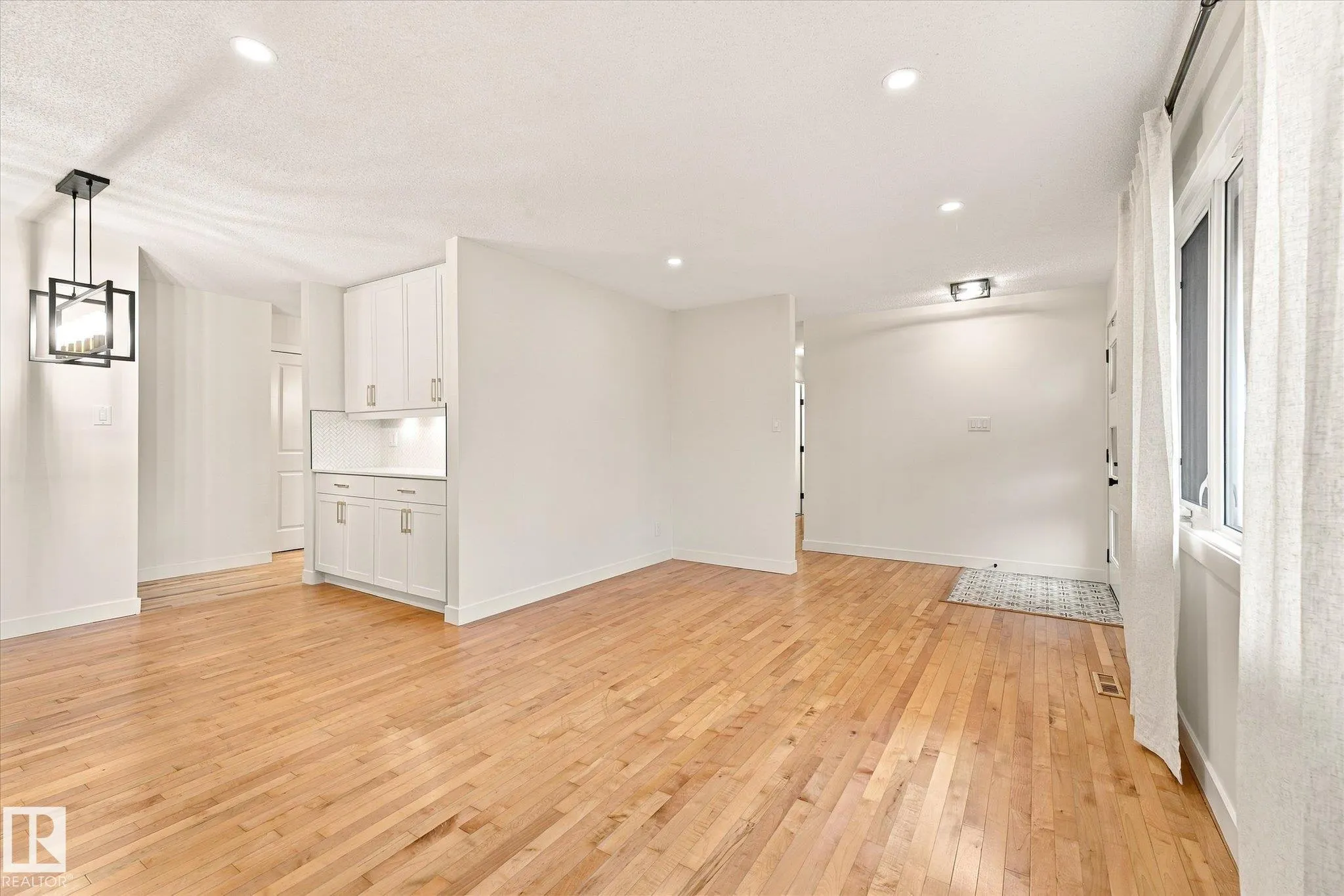 26 EAGLE Drive