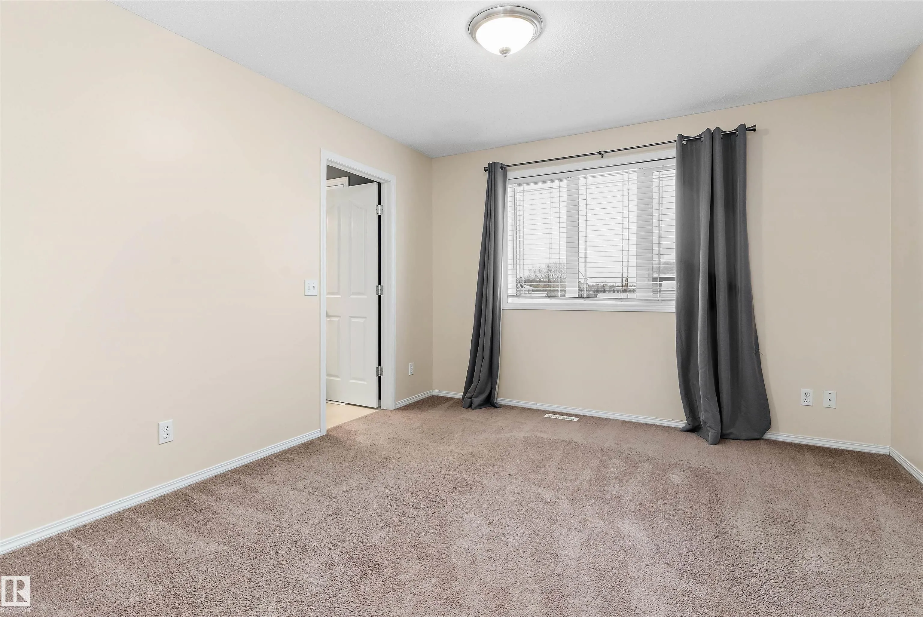28 LEYLAND Way