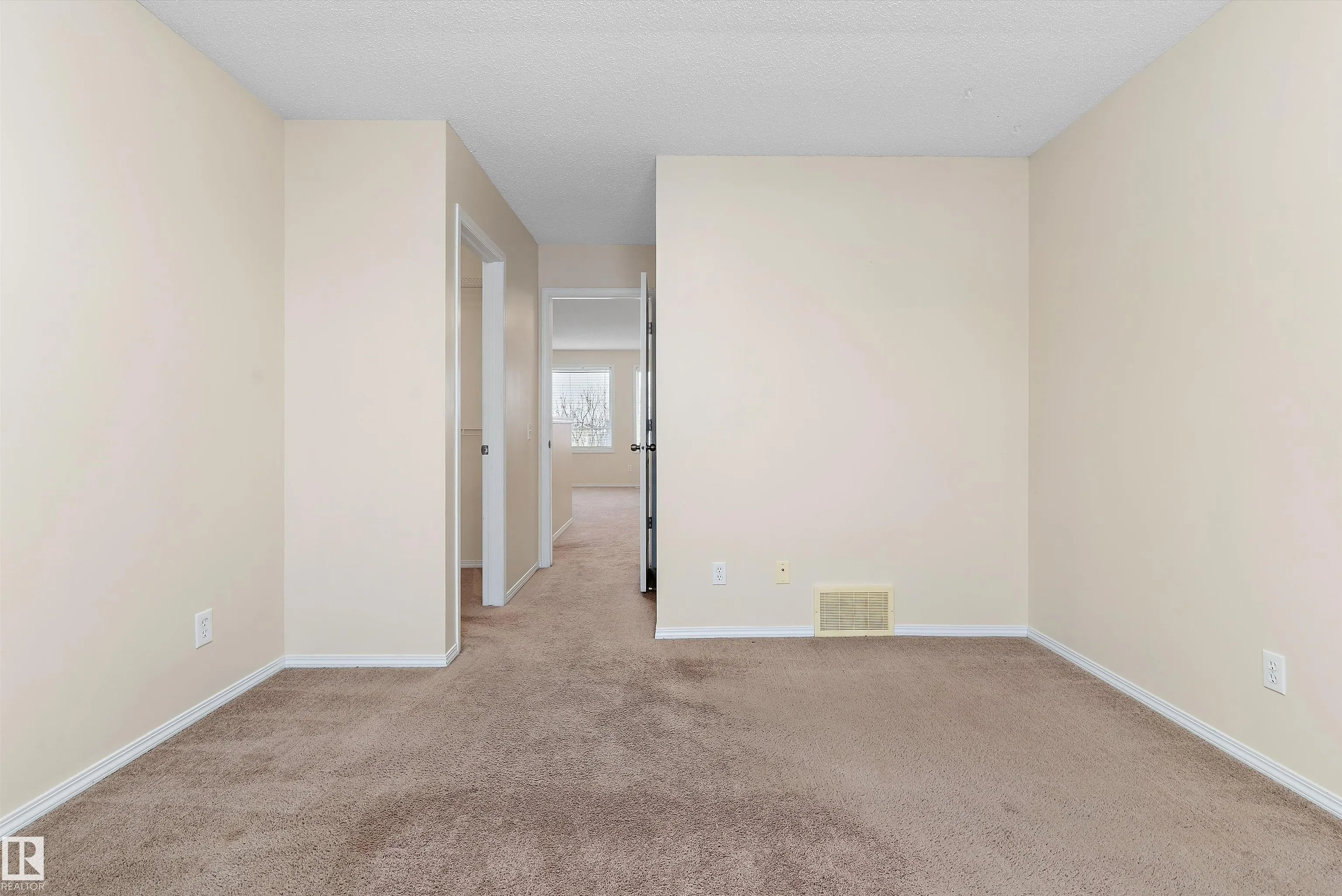 28 LEYLAND Way