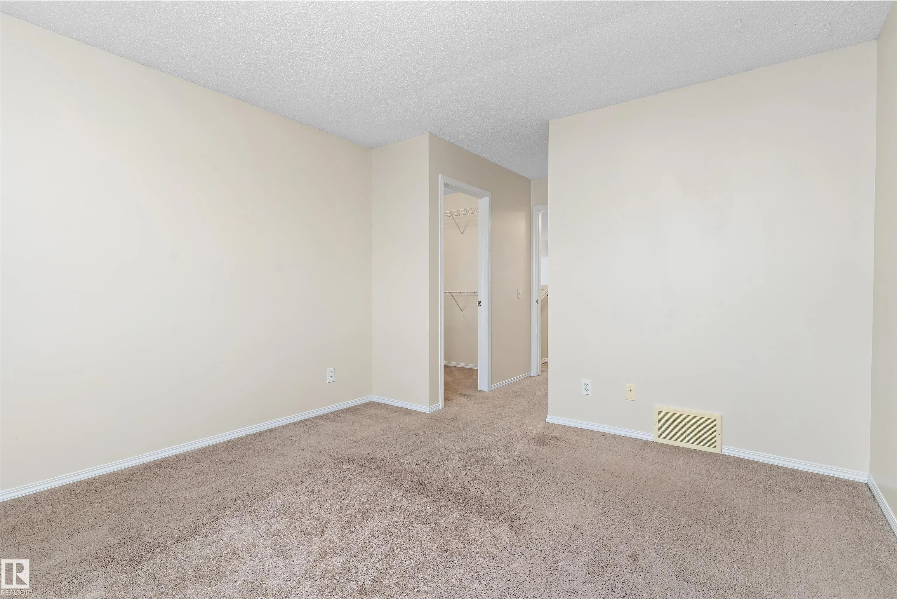 28 LEYLAND Way