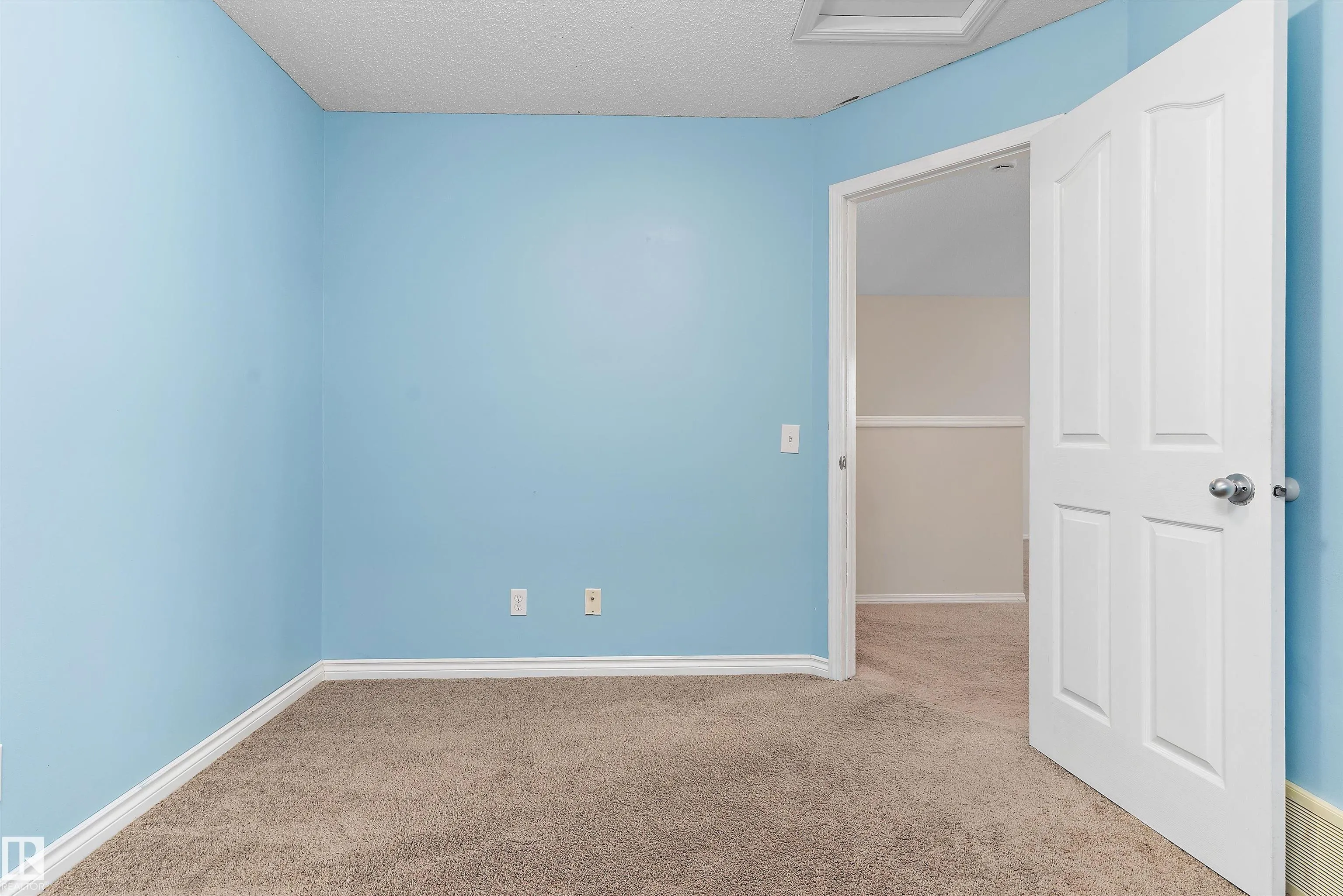 28 LEYLAND Way