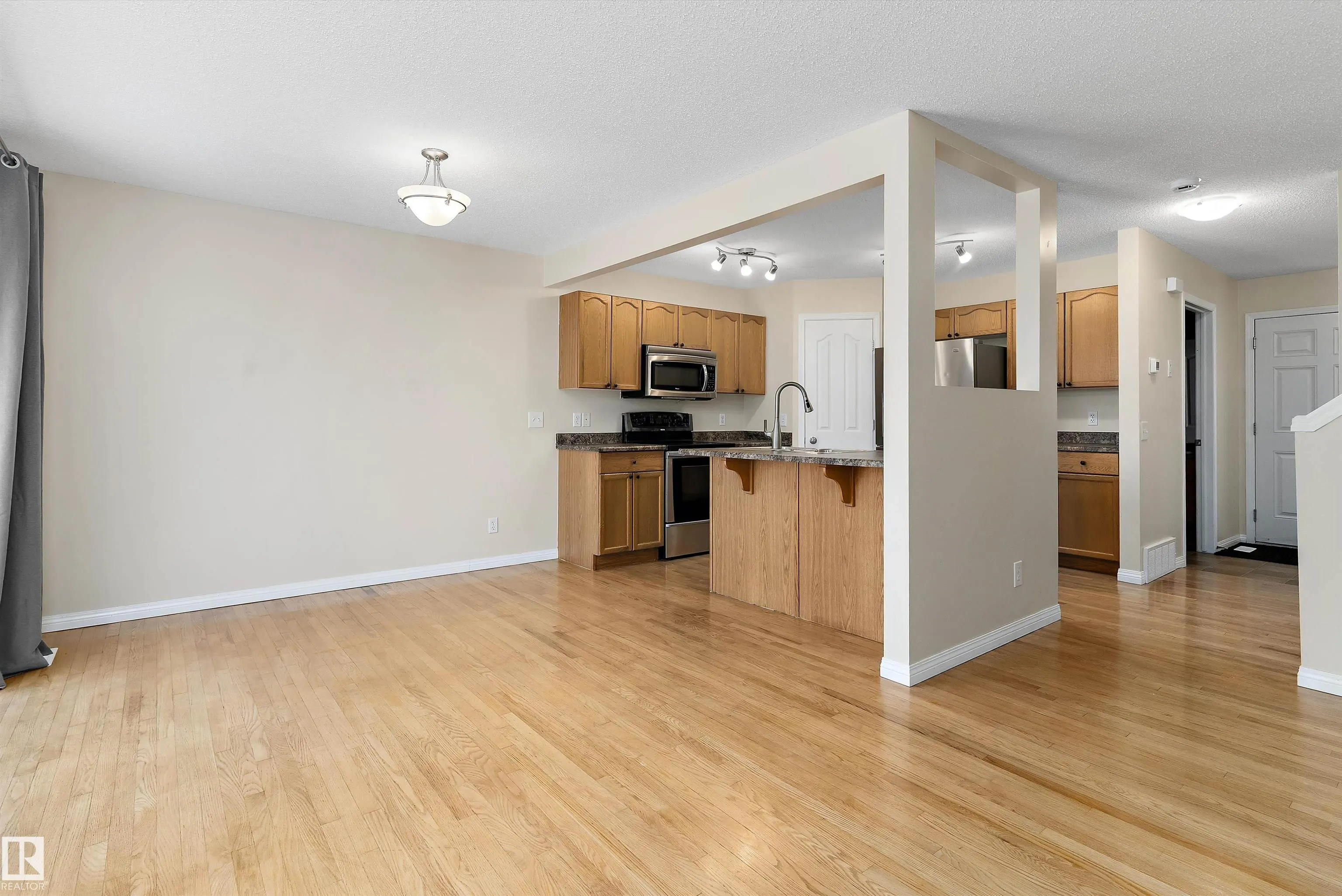 28 LEYLAND Way