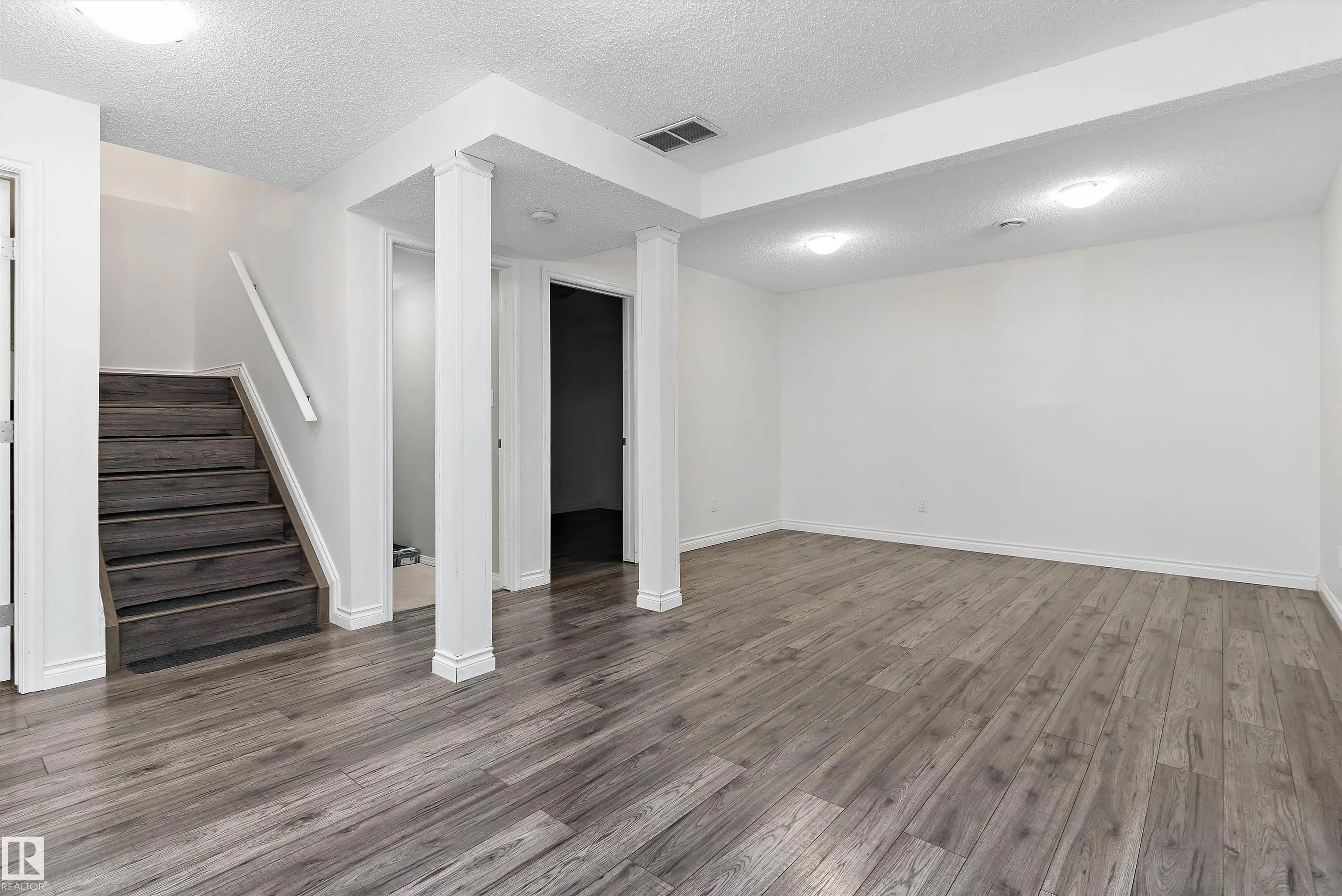 28 LEYLAND Way