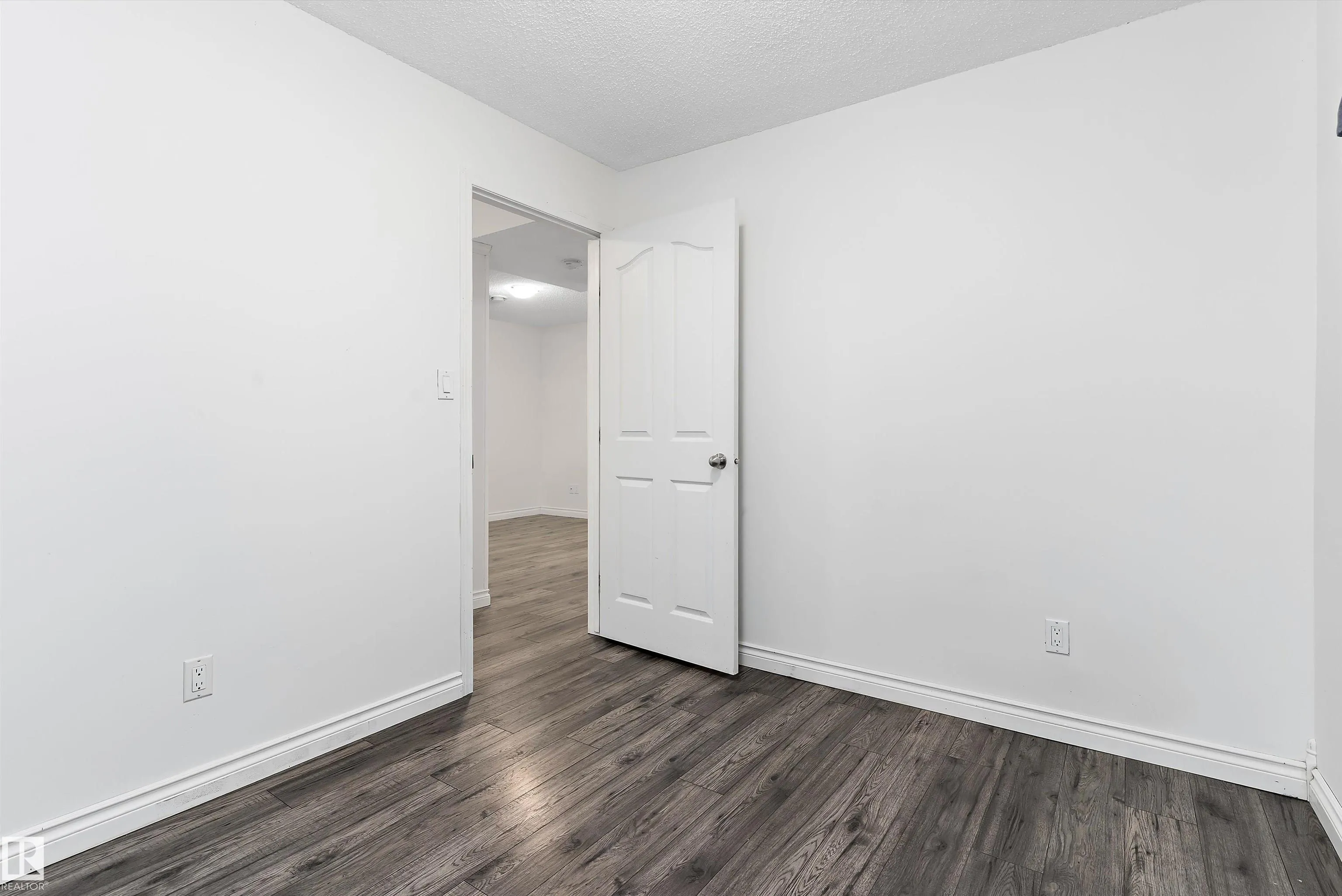 28 LEYLAND Way