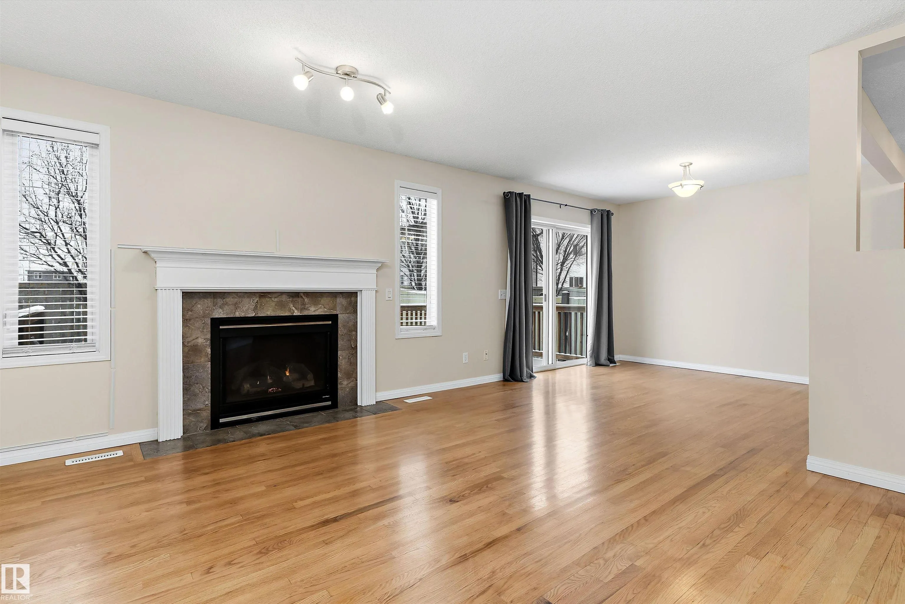 28 LEYLAND Way