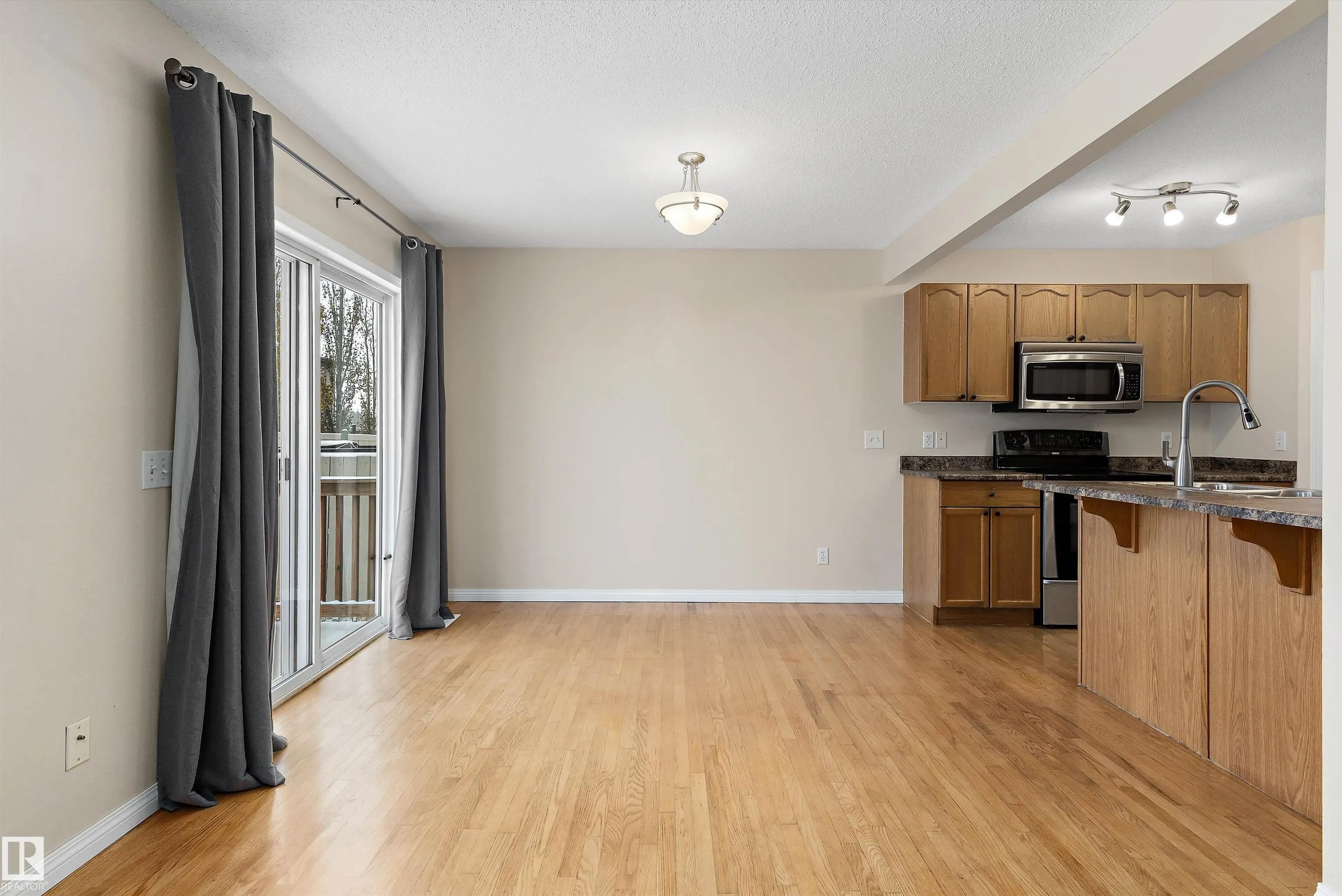28 LEYLAND Way