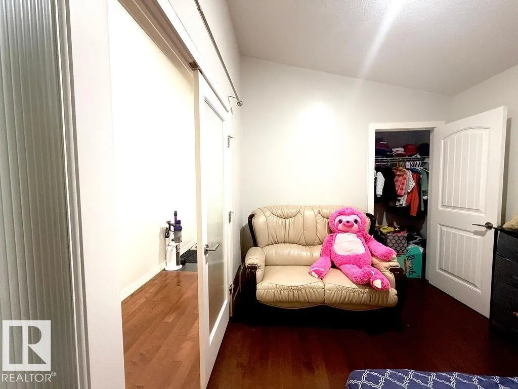 6103 60 Street