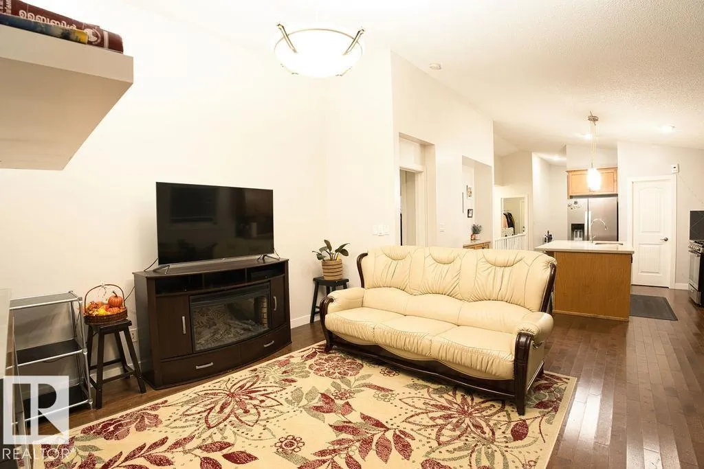 6103 60 Street