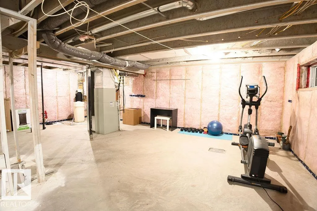 6103 60 Street