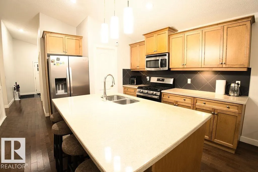 6103 60 Street