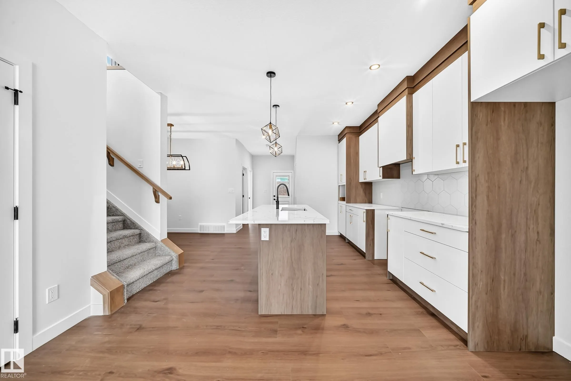 17 TILIA Place