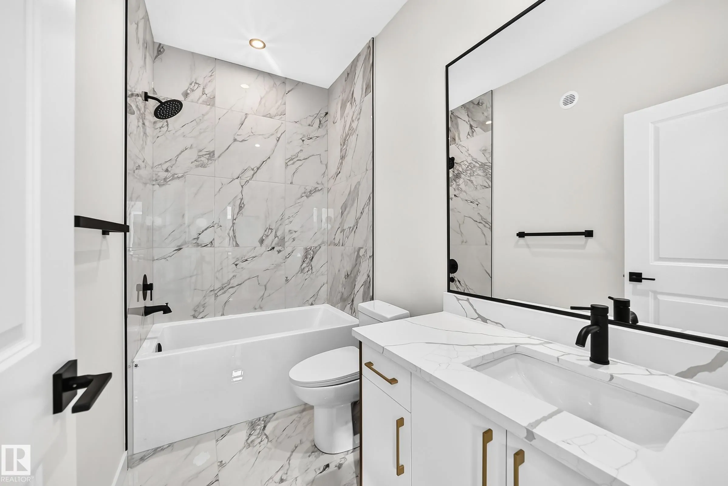 17 TILIA Place