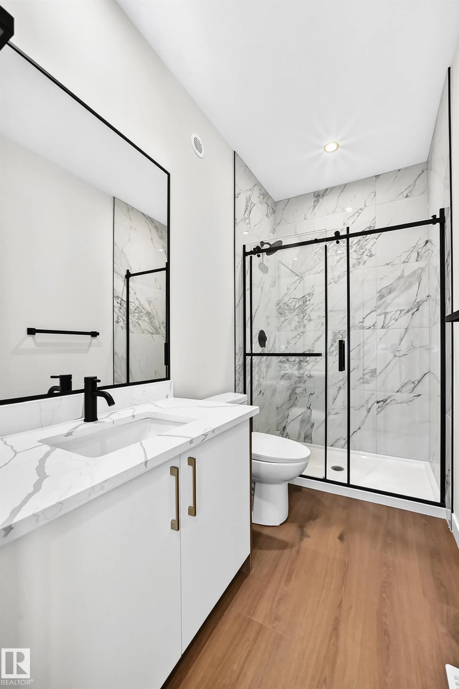 17 TILIA Place