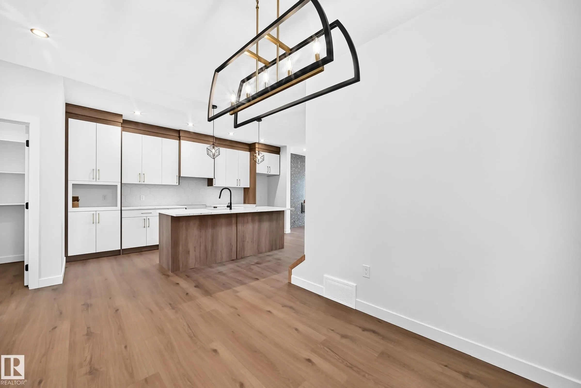17 TILIA Place