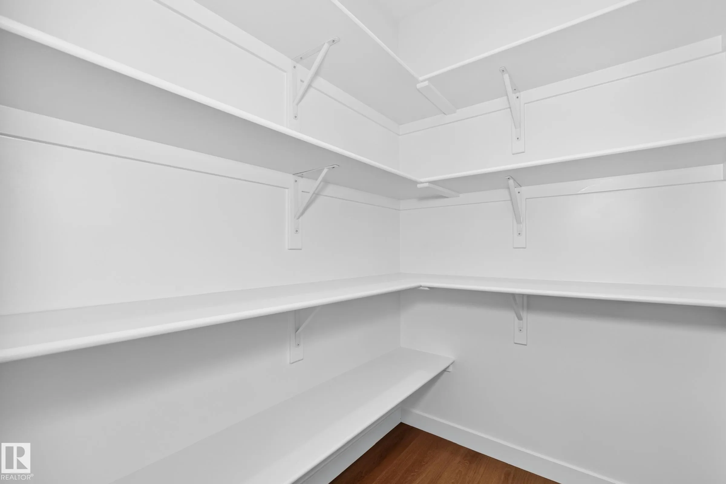 17 TILIA Place