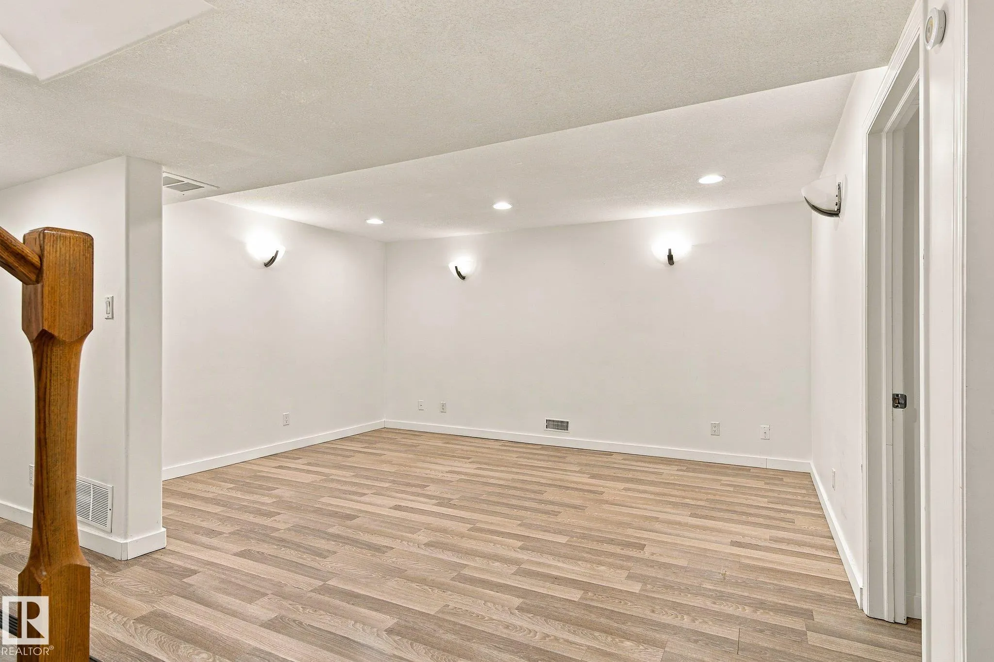 11203 136 Avenue