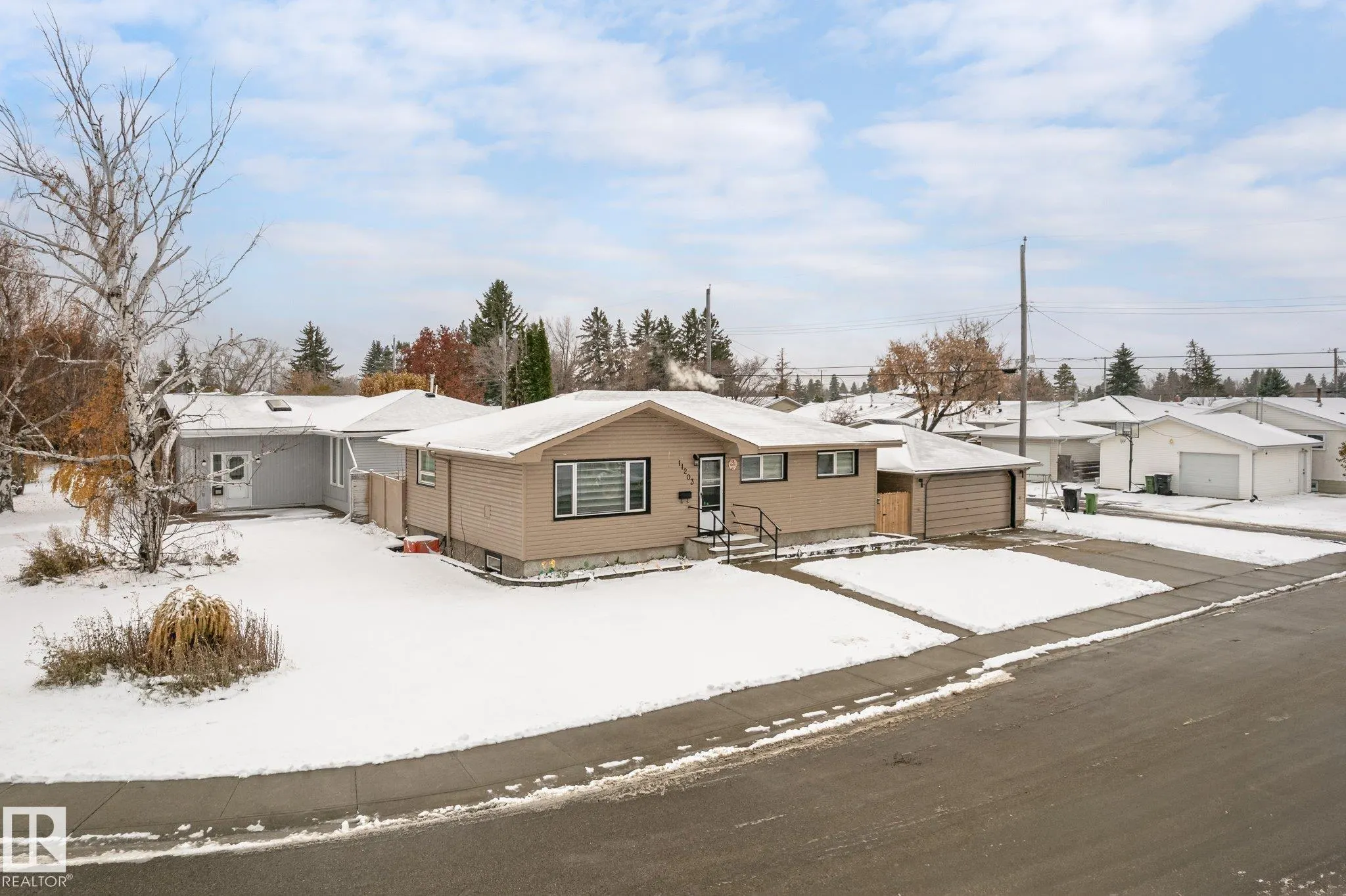 11203 136 Avenue