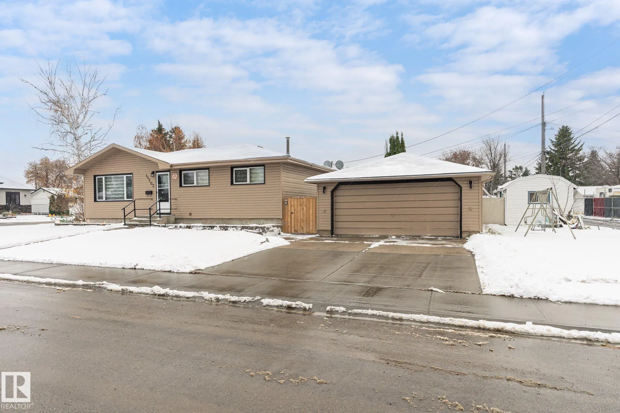 11203 136 Avenue
