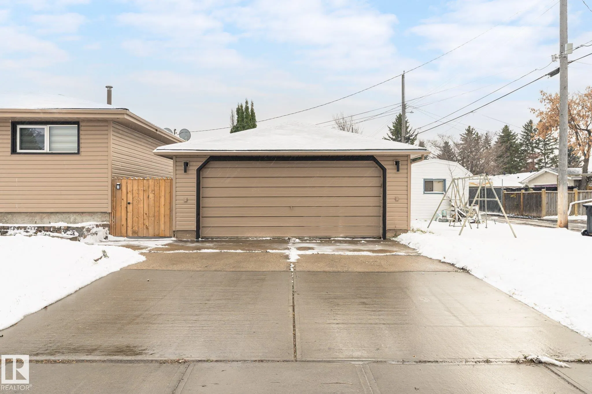 11203 136 Avenue