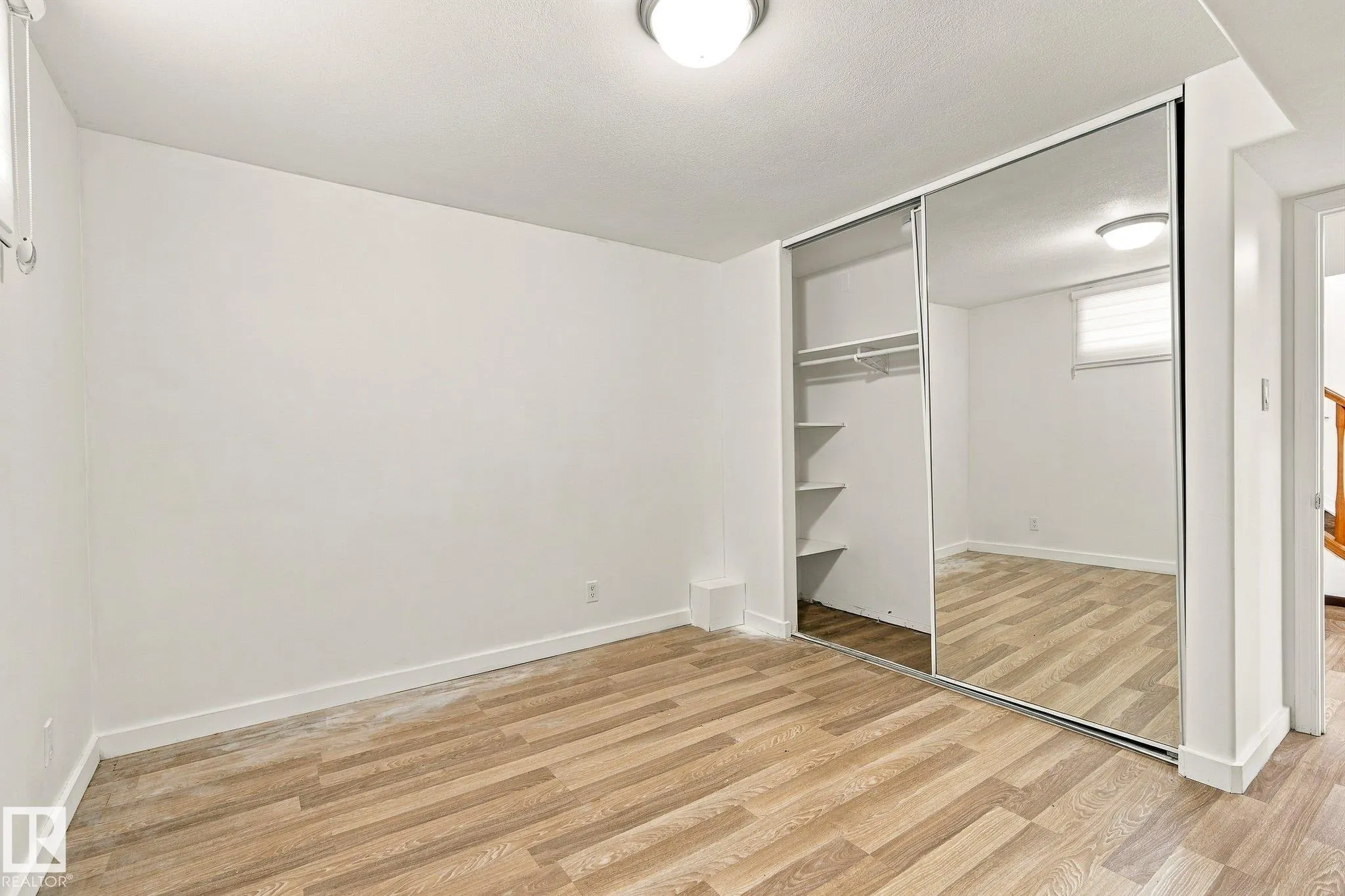 11203 136 Avenue