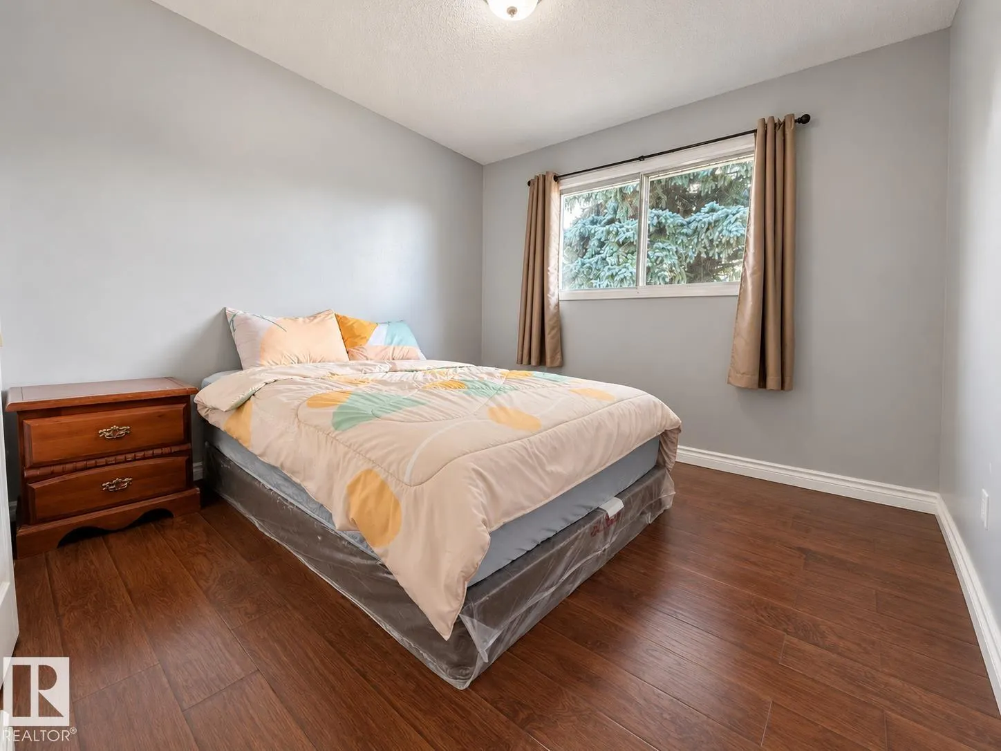8412 35 Avenue