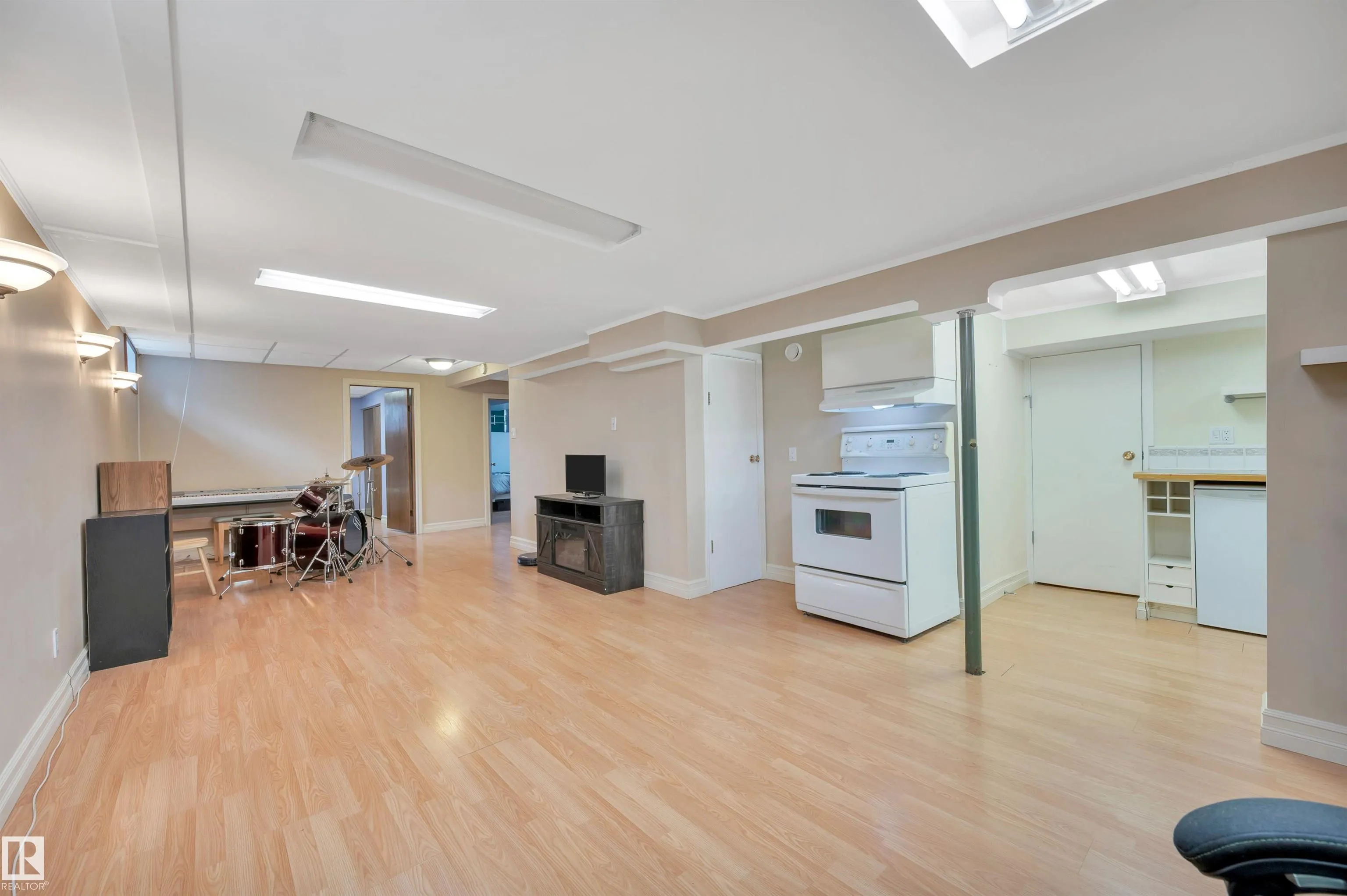 7 ANITA Crescent