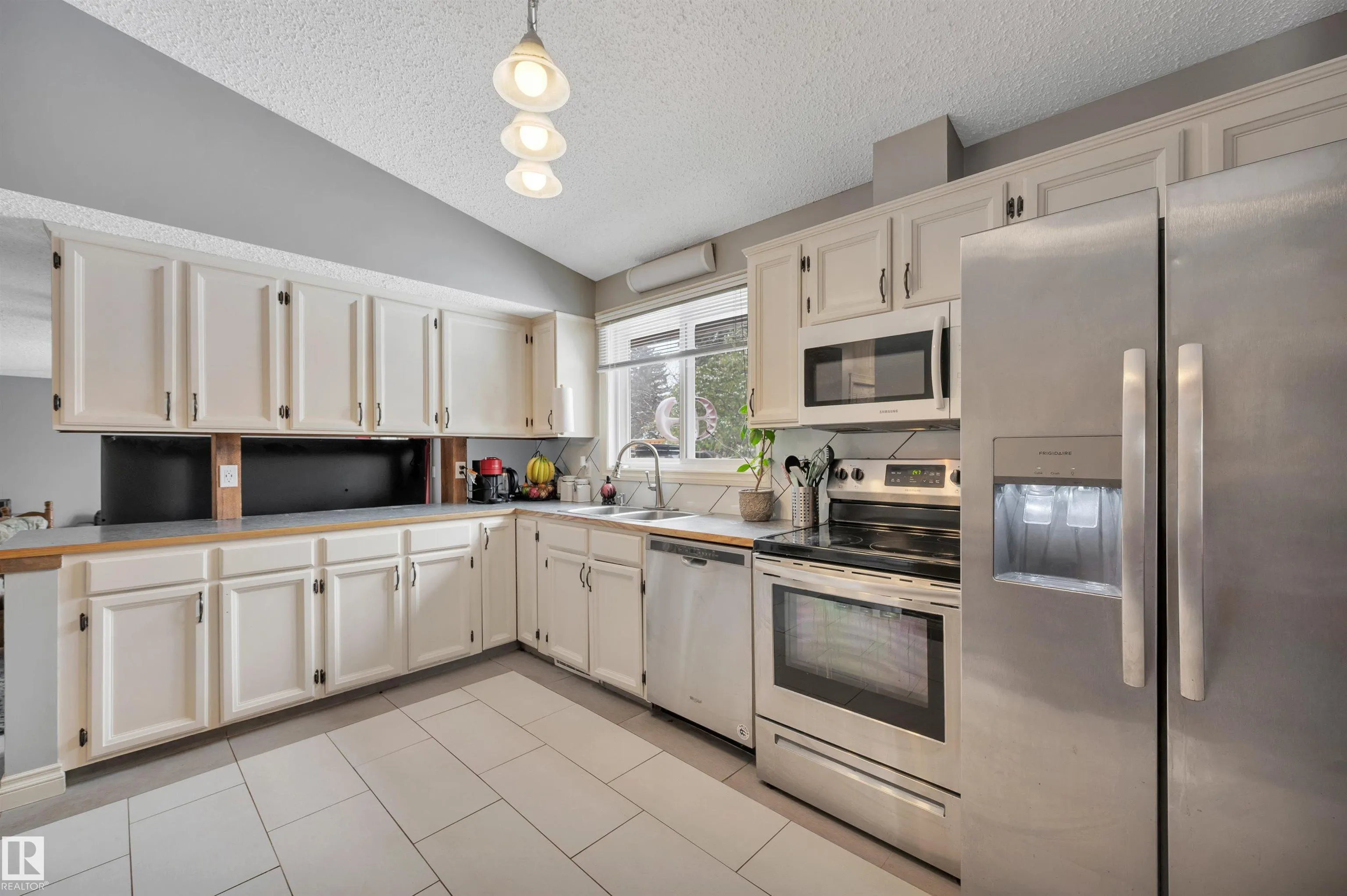 7 ANITA Crescent